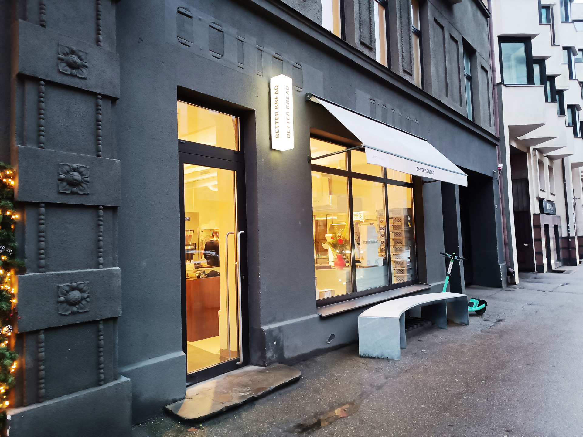 全商品がグルテンフリーのパン屋「<a href="https://betterbread.lv/en" class="n" target="_blank">Better Bread</a>」。カフェコーナーもあります