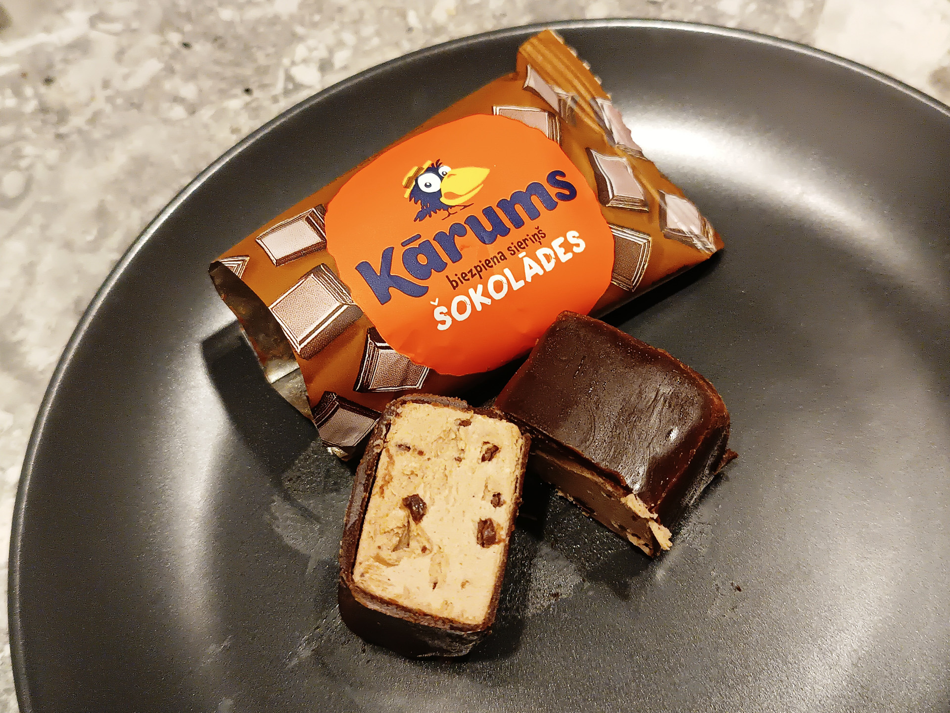 乳製品づくしのおやつ。スーパーにはたくさんの種類のKarumsが