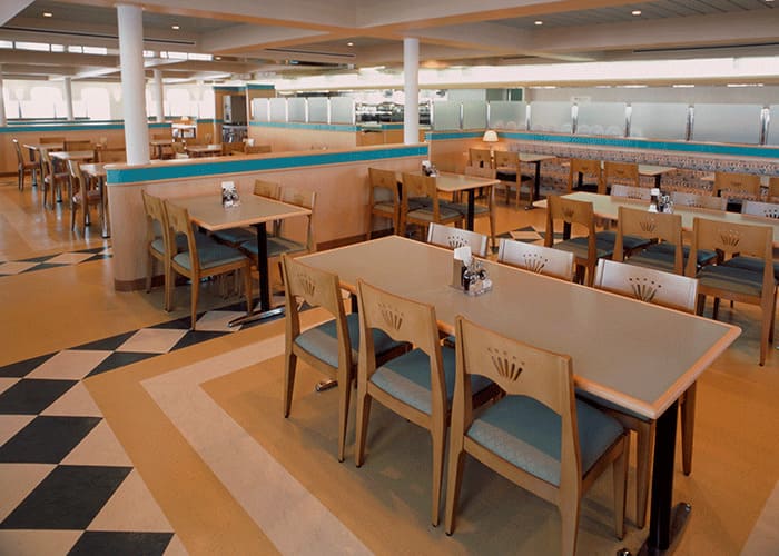 船内 レストラン