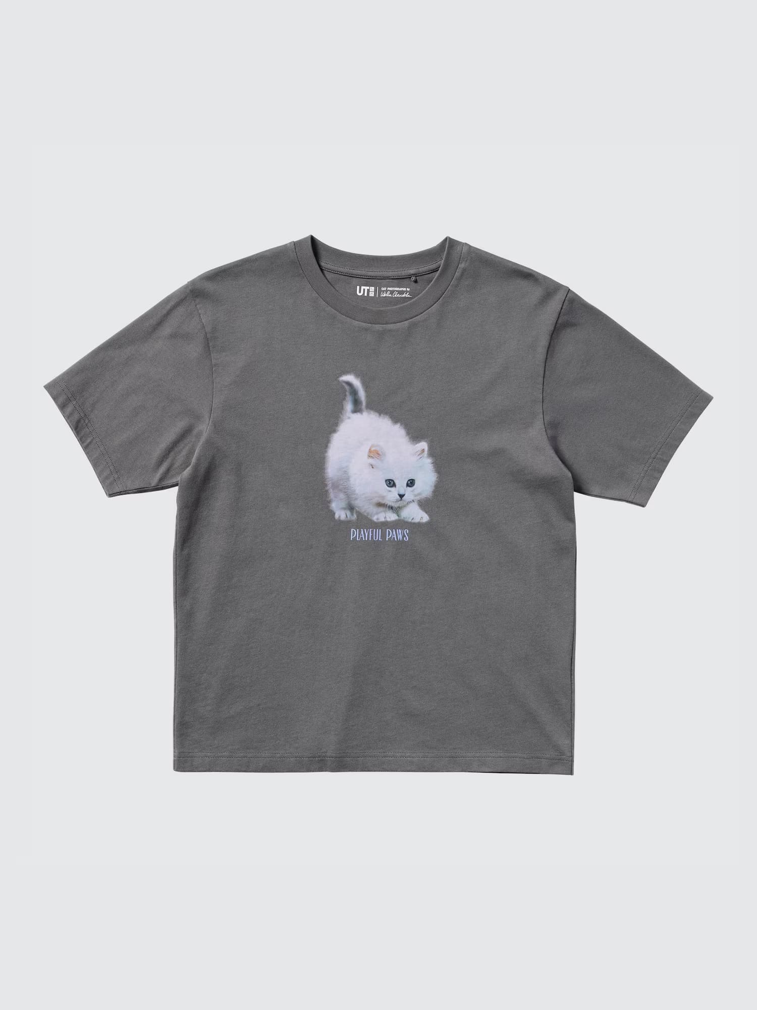 2月17日発売「キャット・フォトグラフUT」（ウィメンズ）、全4種類。Tシャツフロントに愛くるしい瞬間をとらえた猫写真をデザイン　&copy; Walter Chandoha Archive, Licensed by Trunk Archive