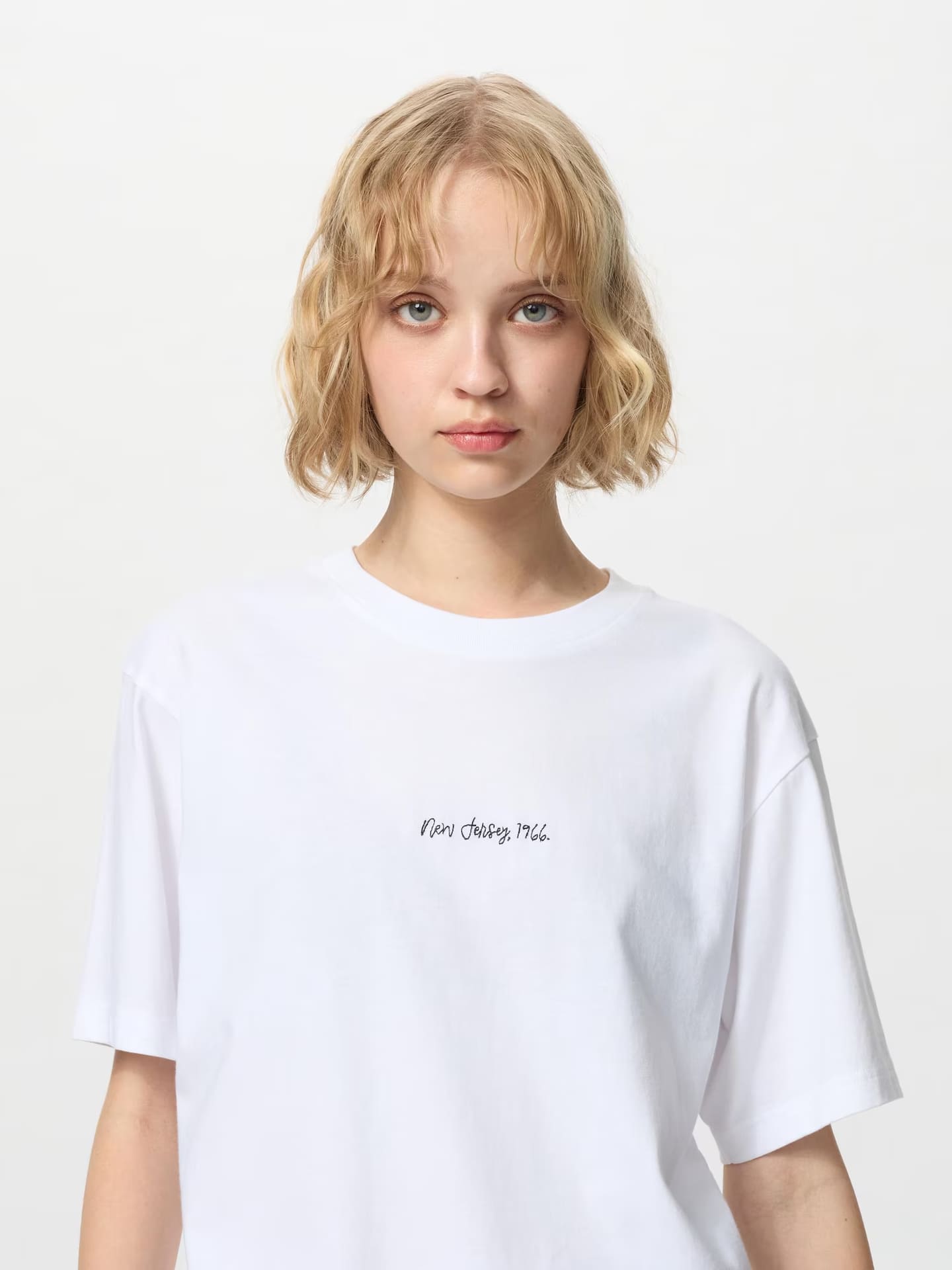 4月上旬には新たな3種類の猫Tシャツ（ウィメンズ）が追加発売　　&copy; Walter Chandoha Archive, Licensed by Trunk Archive