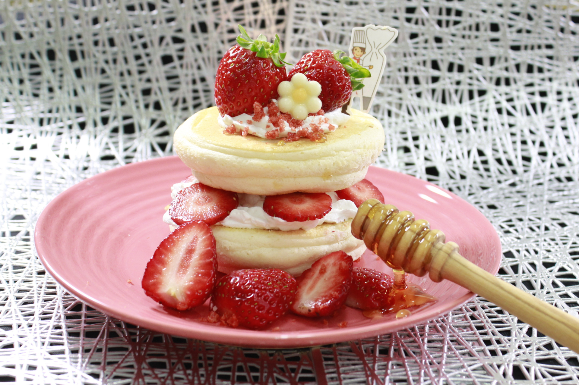 茨木市産イチゴを使ったふわふわパンケーキ