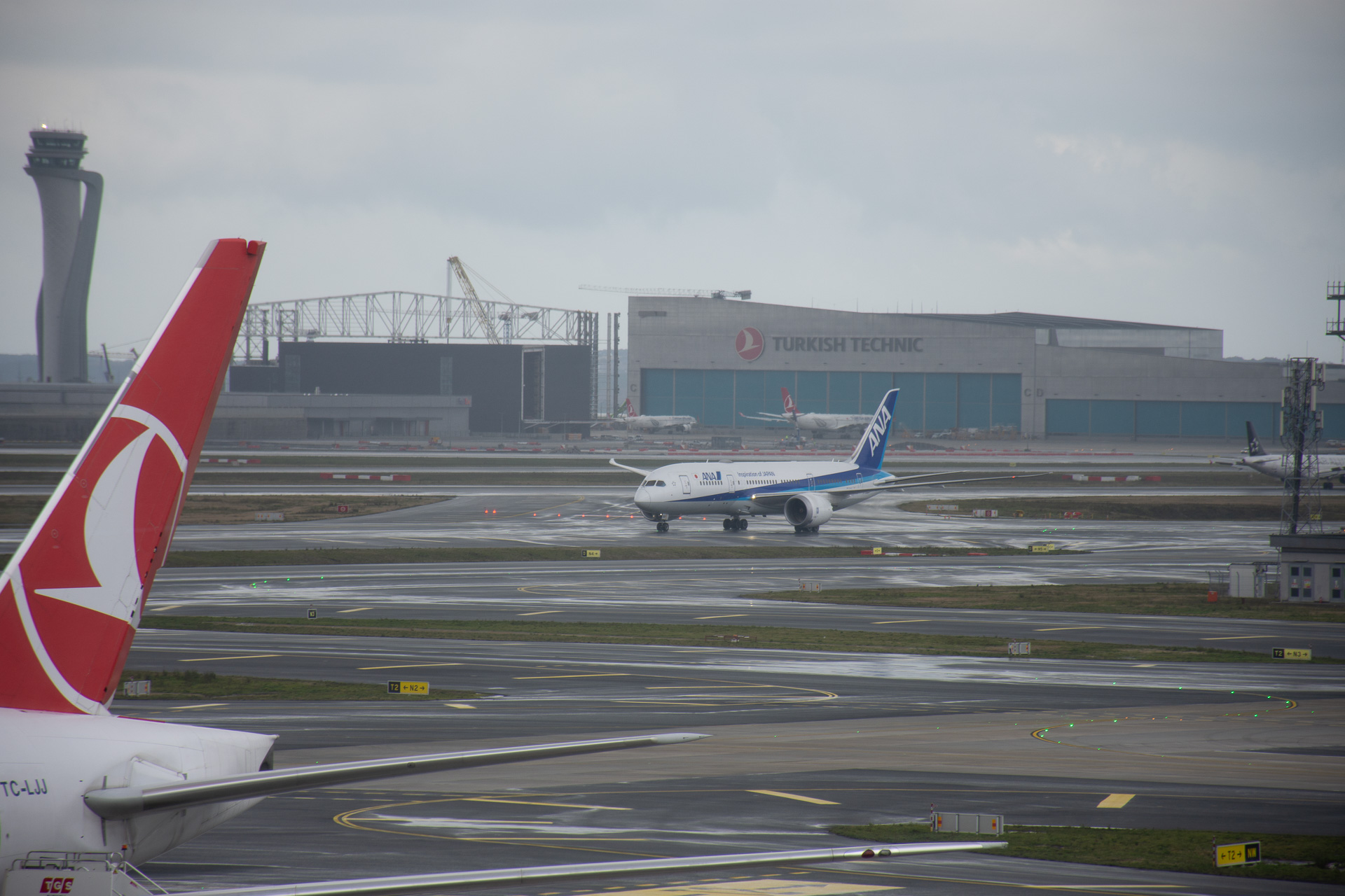 日本発の初便（NH219便）がイスタンブールへ飛来