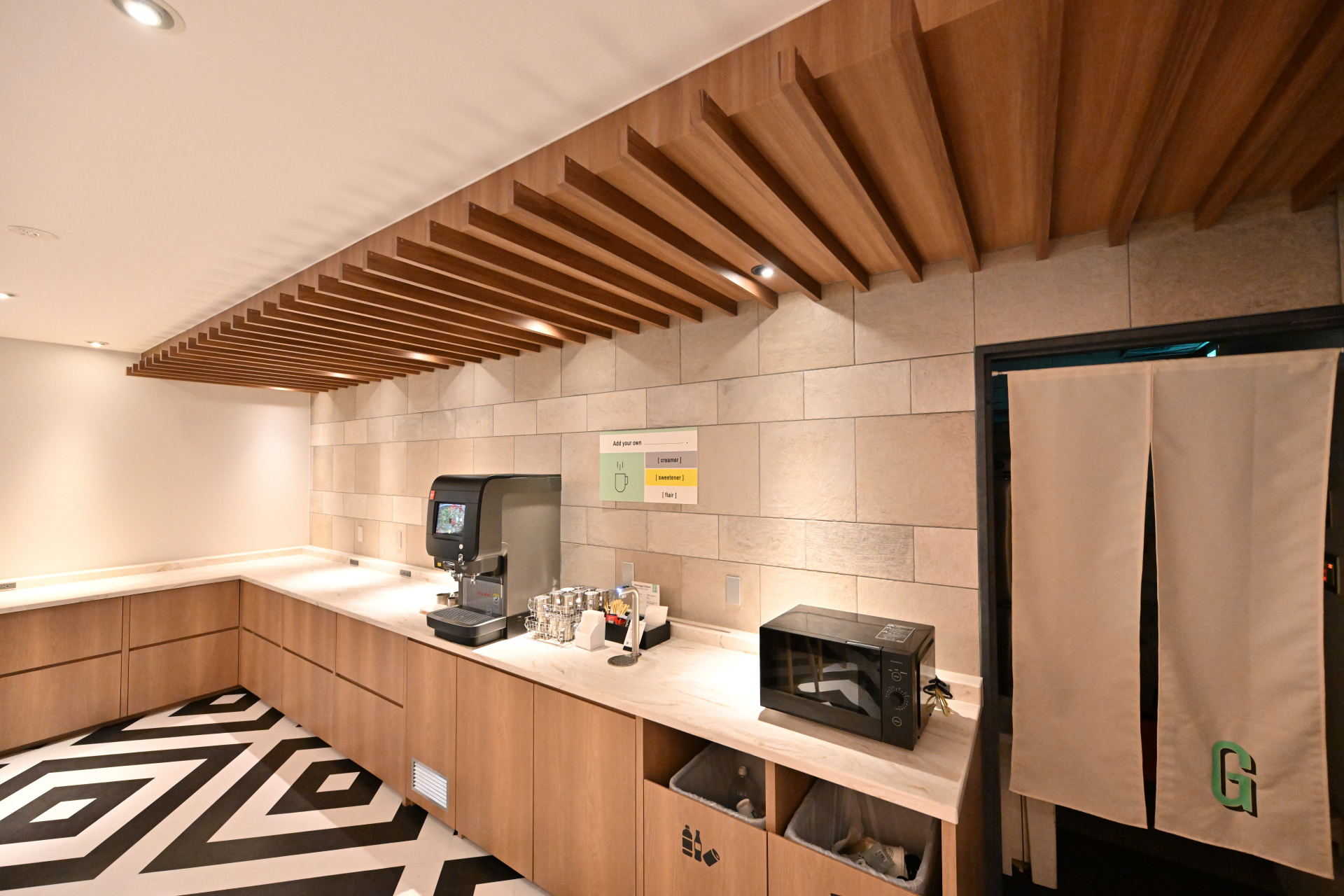 ソーシャルハブではセルフサービスで無料のコーヒーなども提供される