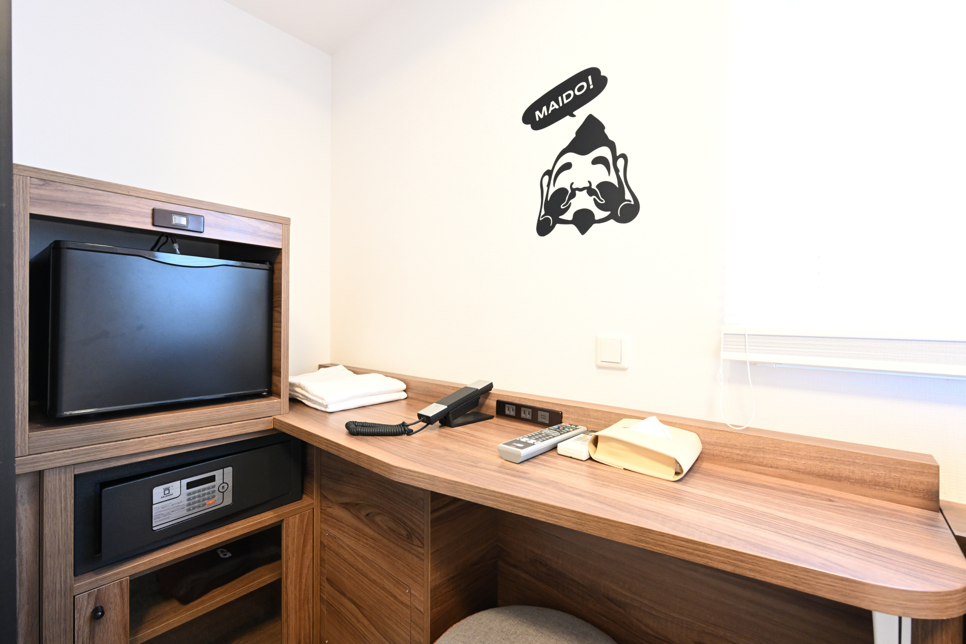 通常ならデッドスペースになってしまうところを書斎スペースに活用。簡単なパソコン作業ならそれほど苦にならない