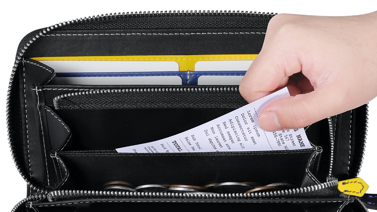 間仕切りがついた3層構造の小銭入れ