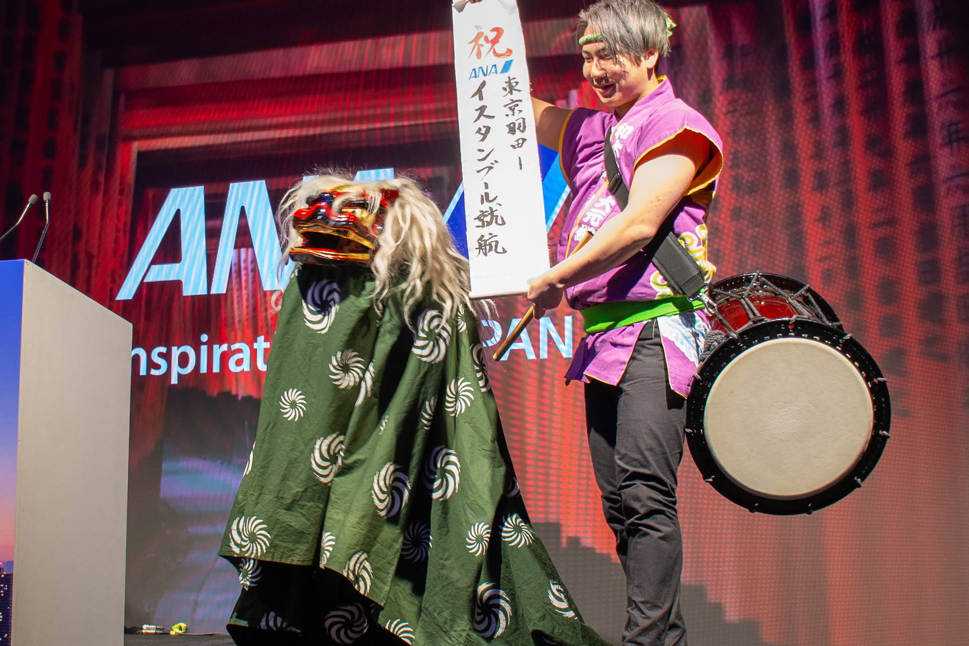 和太鼓グループ「大元組」によるパフォーマンス