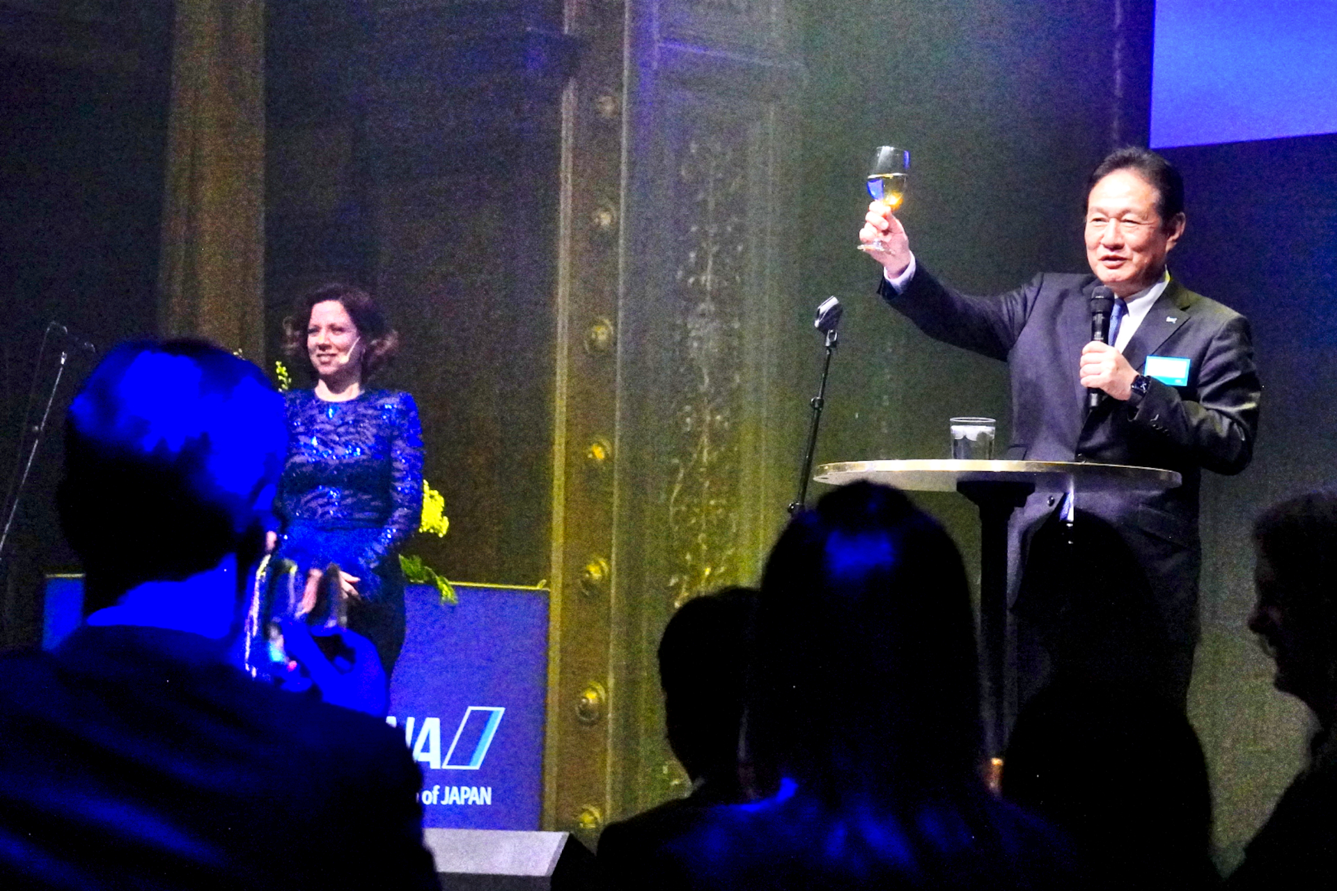 ANA 井上社長の「Skål！（スコール）」の掛け声で乾杯