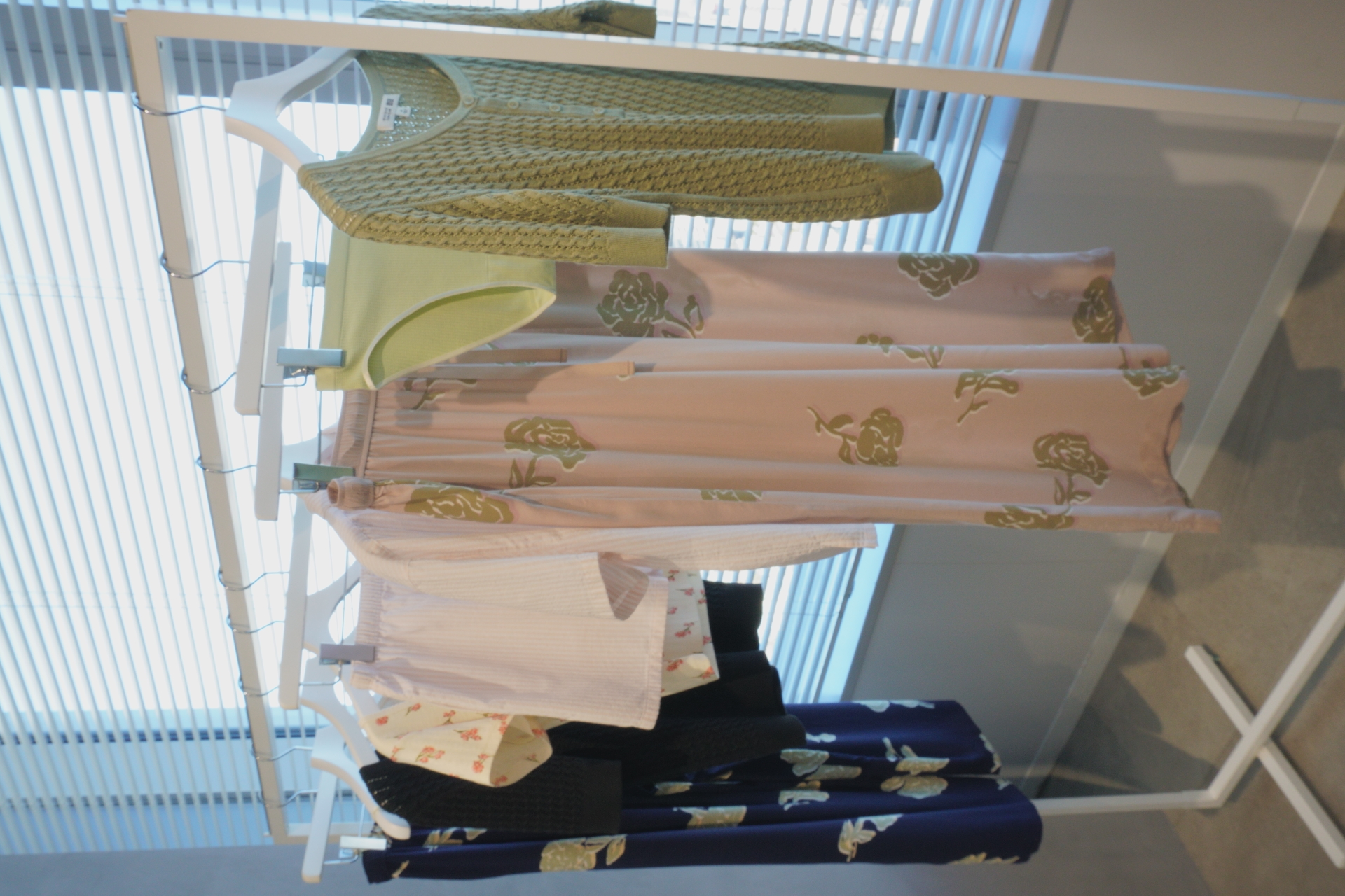 リゾート気分を味わえるルームウェアなどを展開