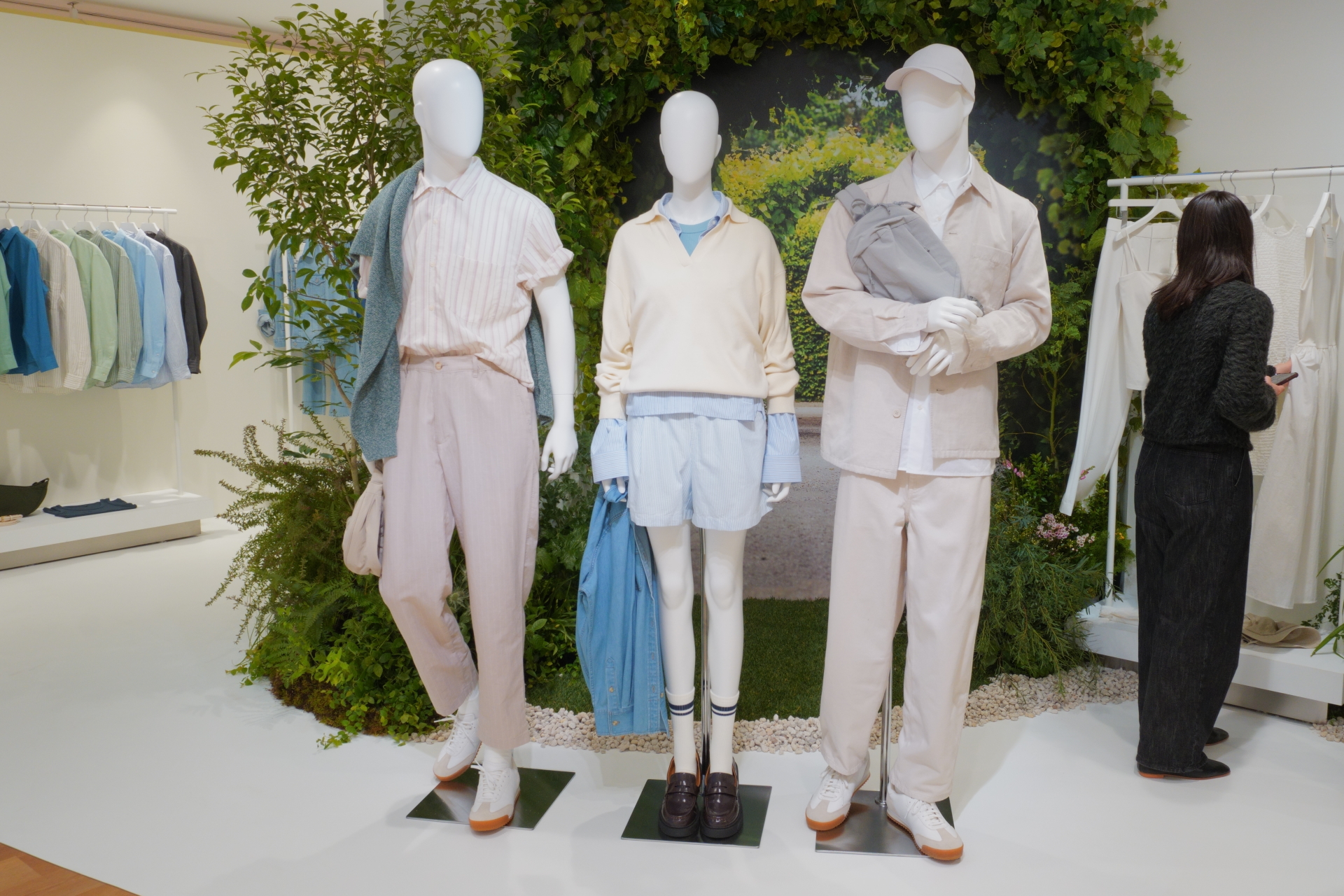 UVカットアイテムを使った着こなしも