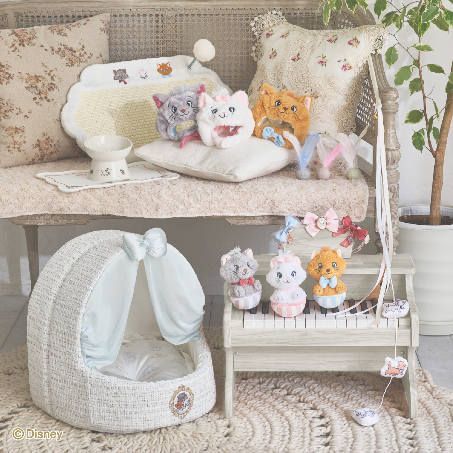 映画公開55周年を記念したグッズ