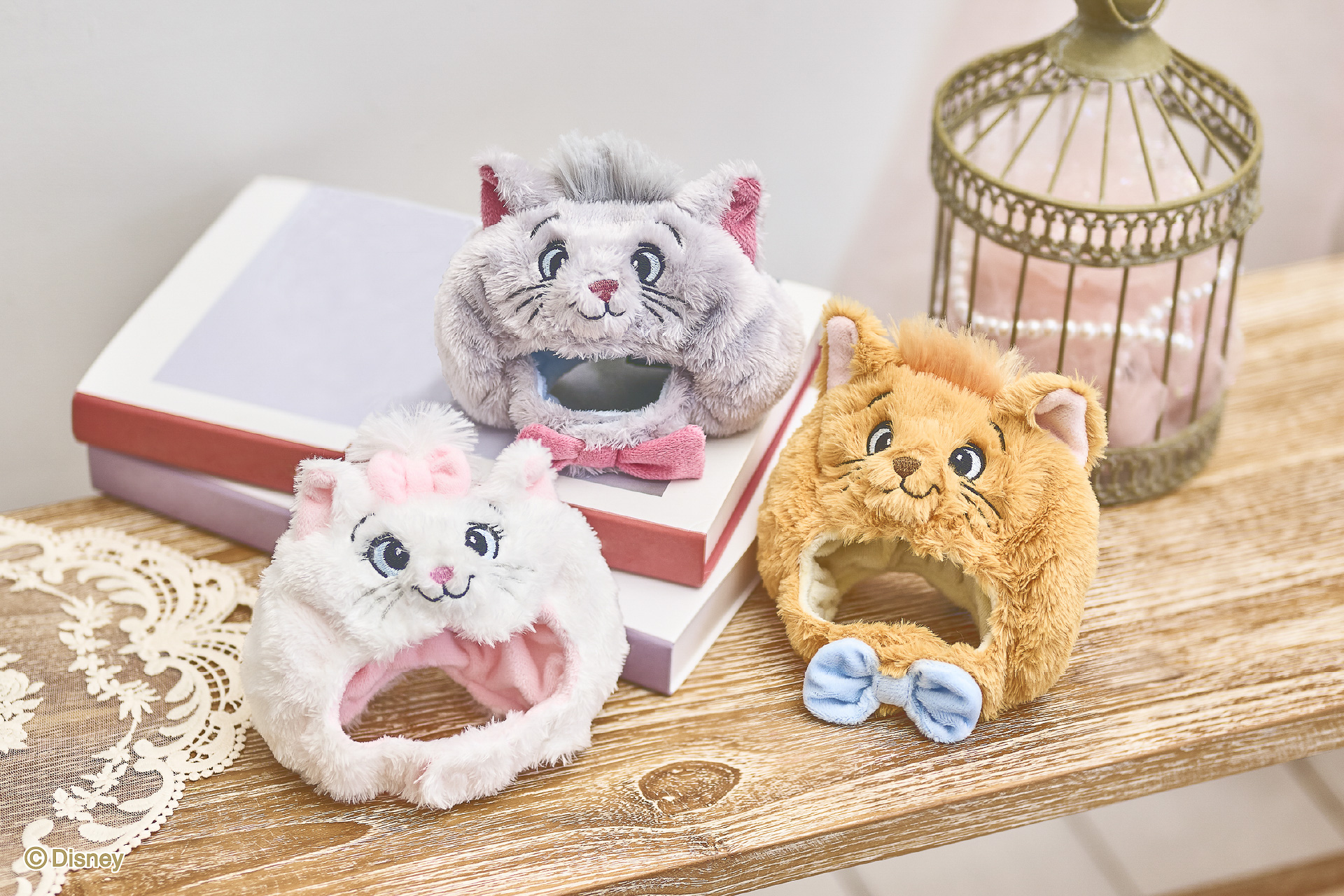 「なりきり帽子」（各3080円）