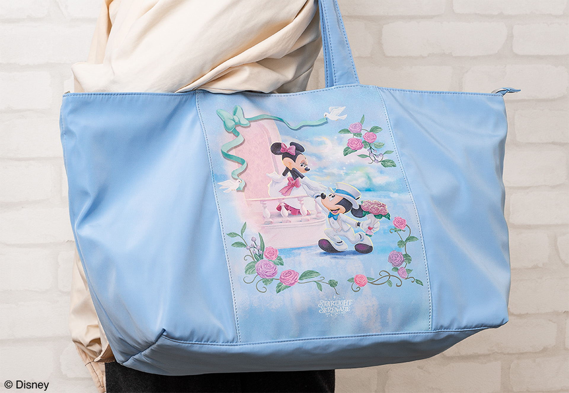 羽田空港第1ターミナルの「Disney SWEETS COLLECTION by 東京ばな奈」で限定トラベルバッグ発売