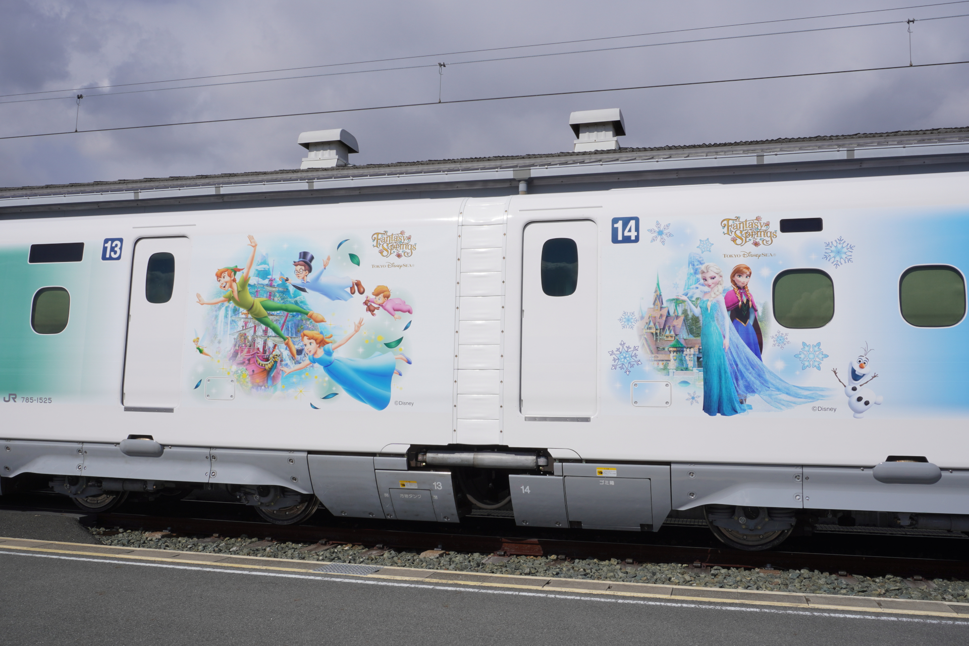 13・14号車（ピーターパンのネバーランド、フローズンキングダム）