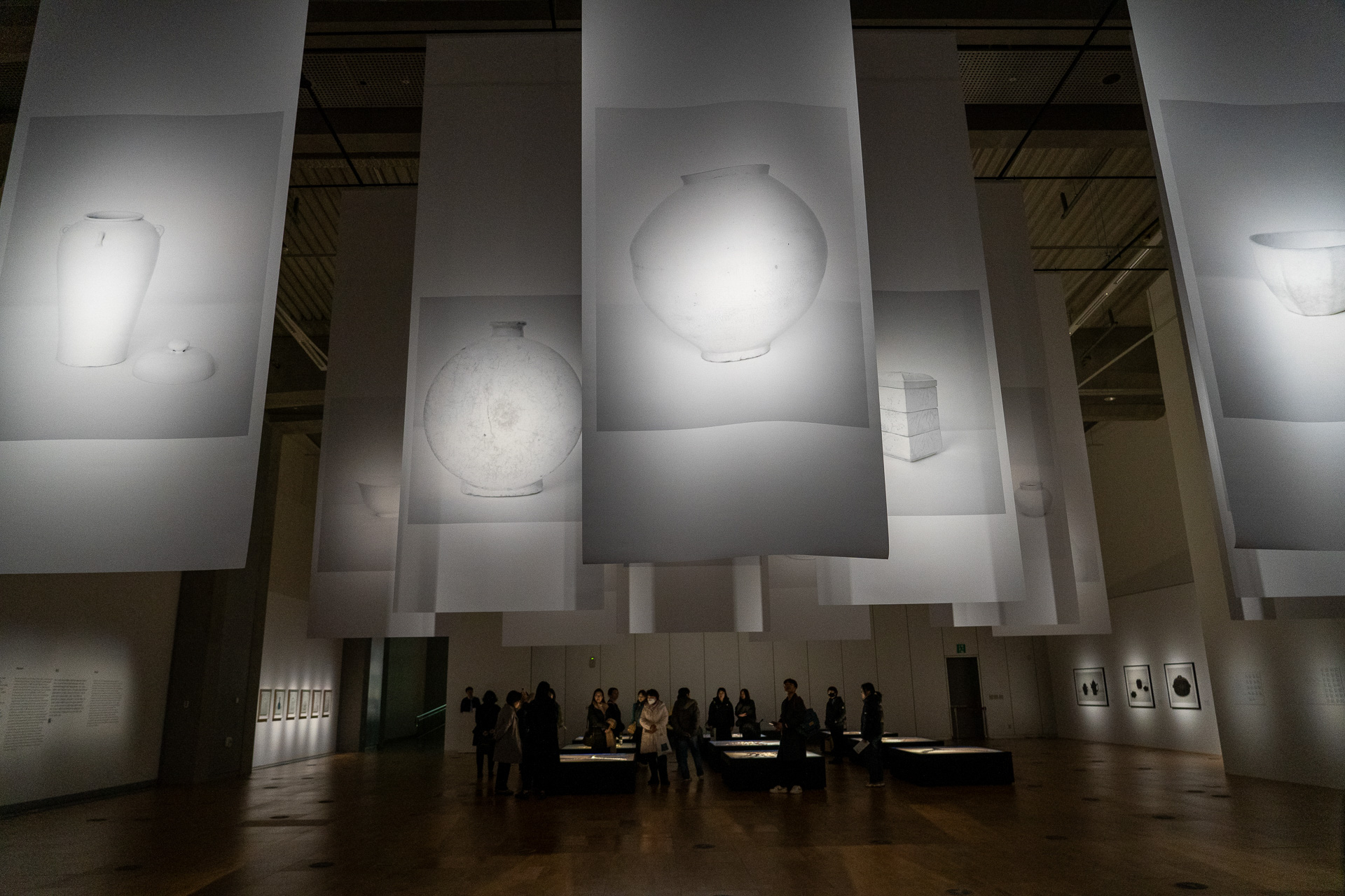 3月30日までは「グ・ボンチャン：事物の肖像」を複合3・4館にて開催中