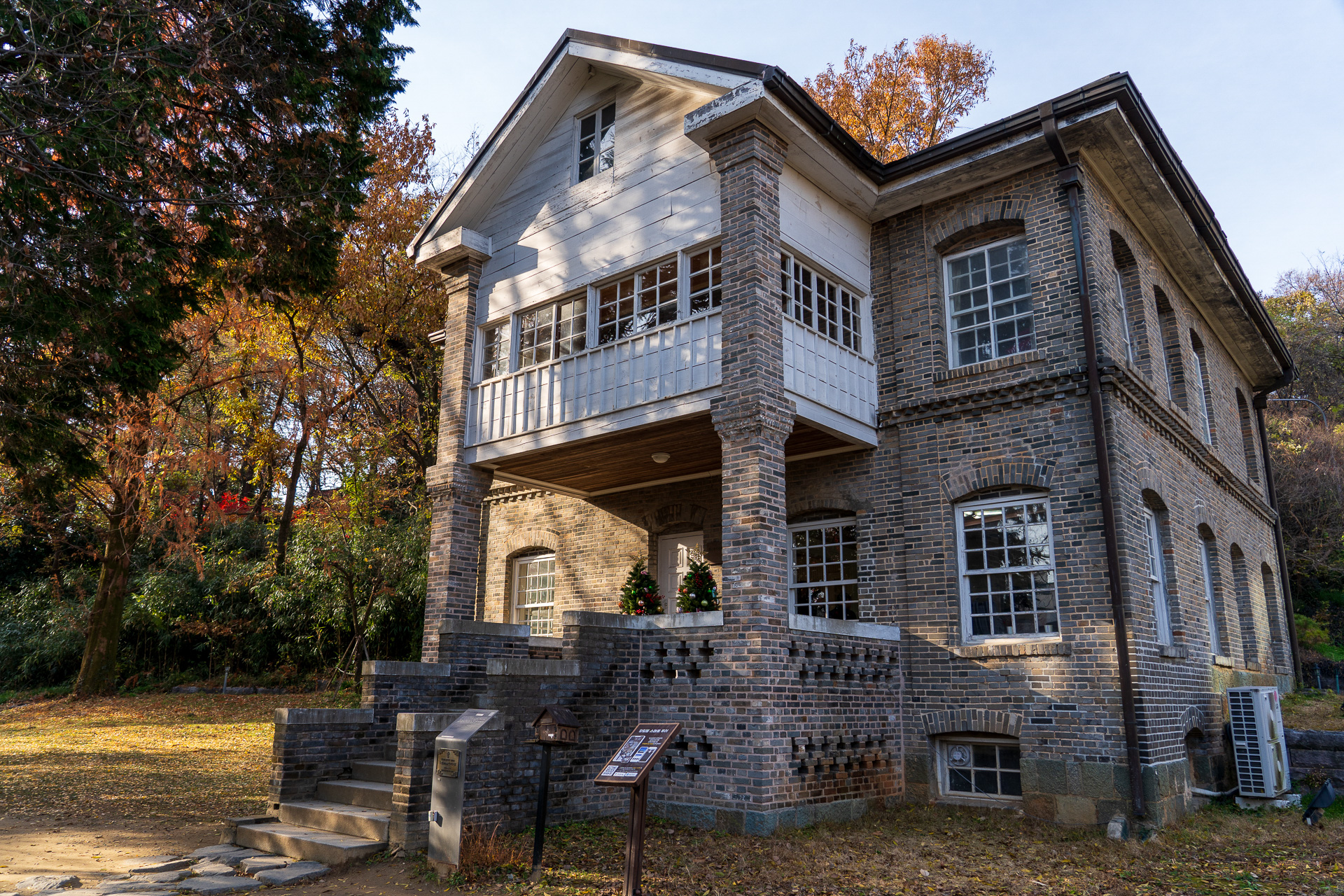 アメリカ人宣教師ウィルソンにより1920年代に建てられたというウィルソン宣教師私宅