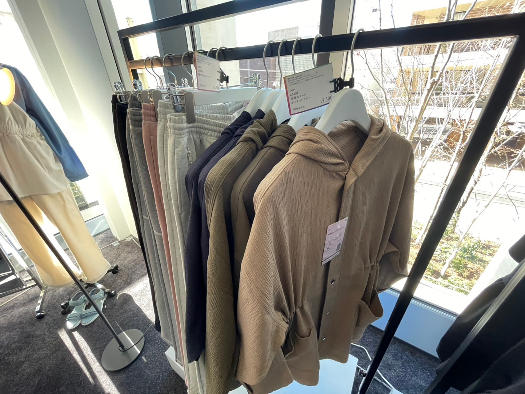 高撥水フードポンチョアウター（3500円）