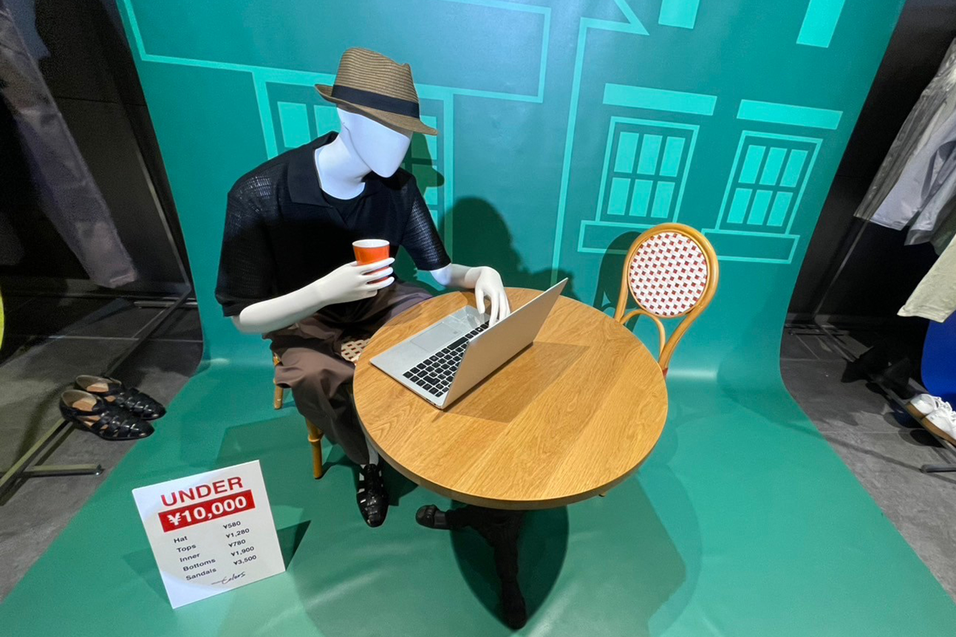 シーン別コーディネートの展示スペースも