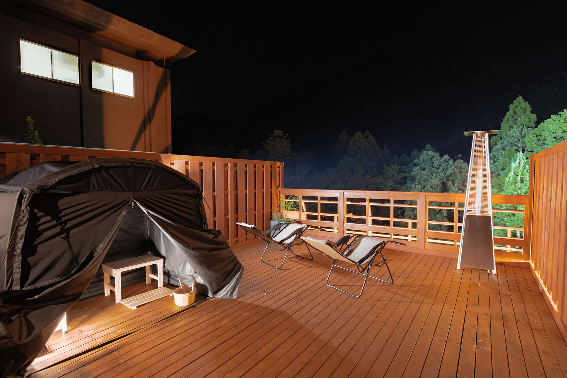 大江戸温泉物語Premium よしのや依緑園の貸切テントサウナ