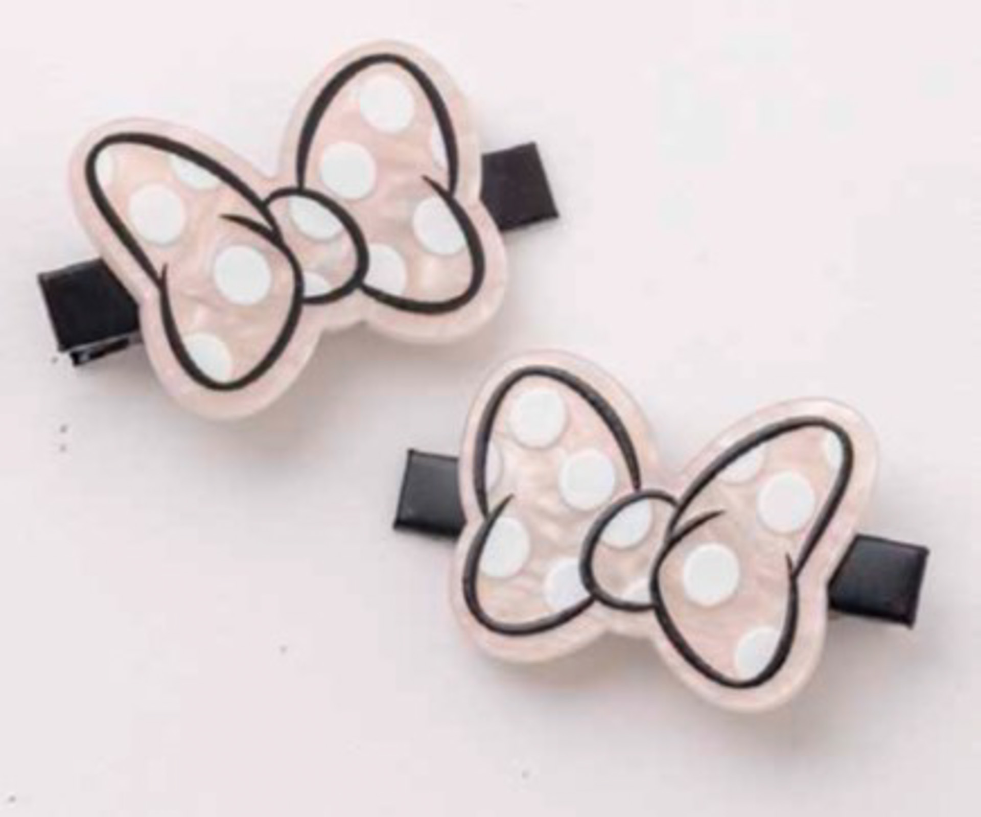 ポーチには前髪クリップも付属する