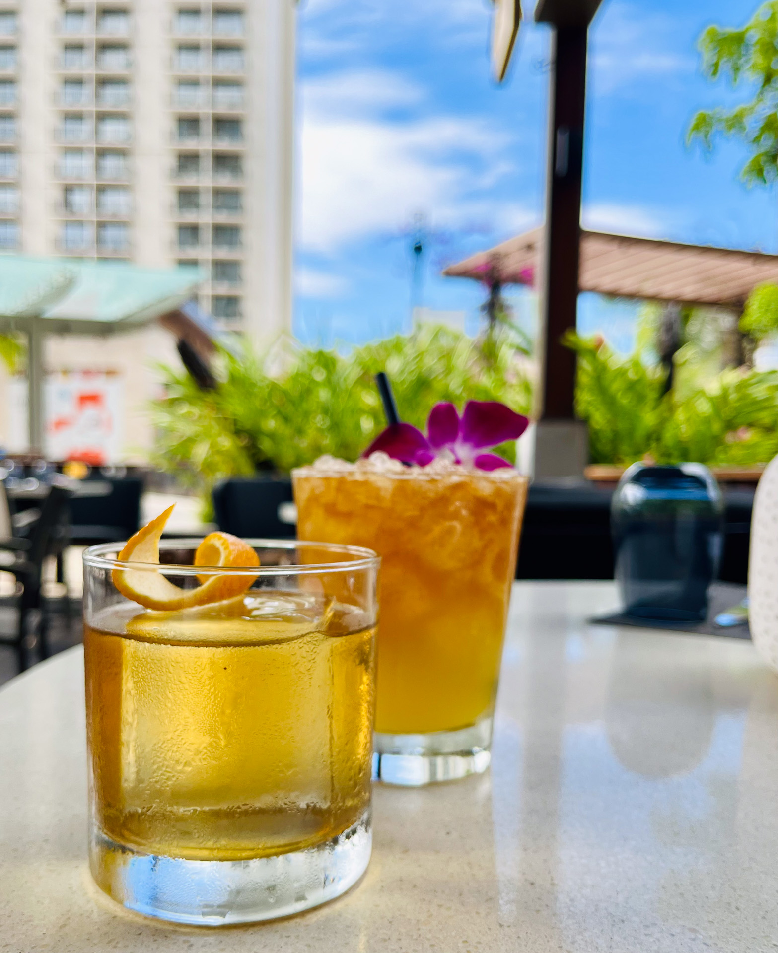 スムースな味わいのアイランドオールドファッションとリリコイマイタイ（各10ドル）