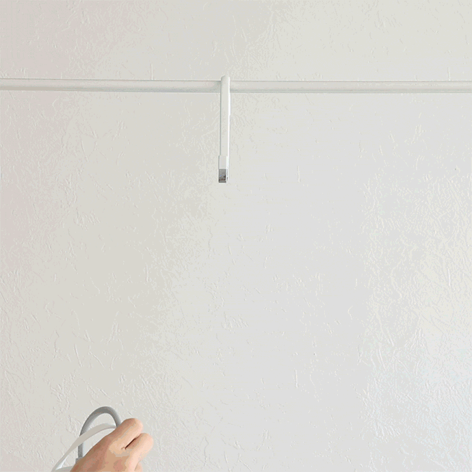 本体を吊り下げてカバーを付けると衣類を乾燥できる