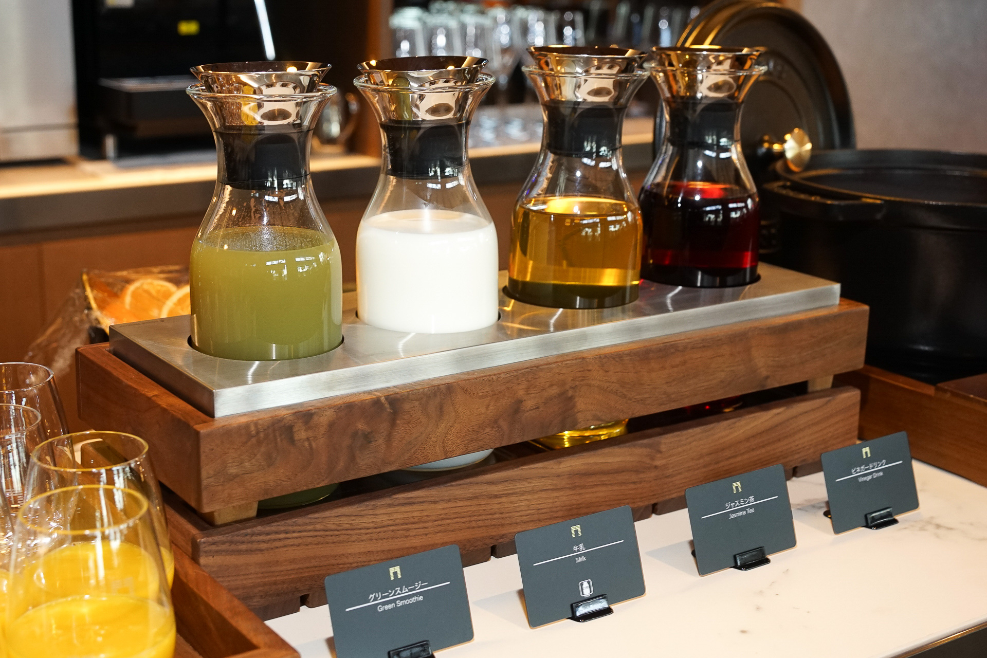 グリーンスムージーや牛乳など