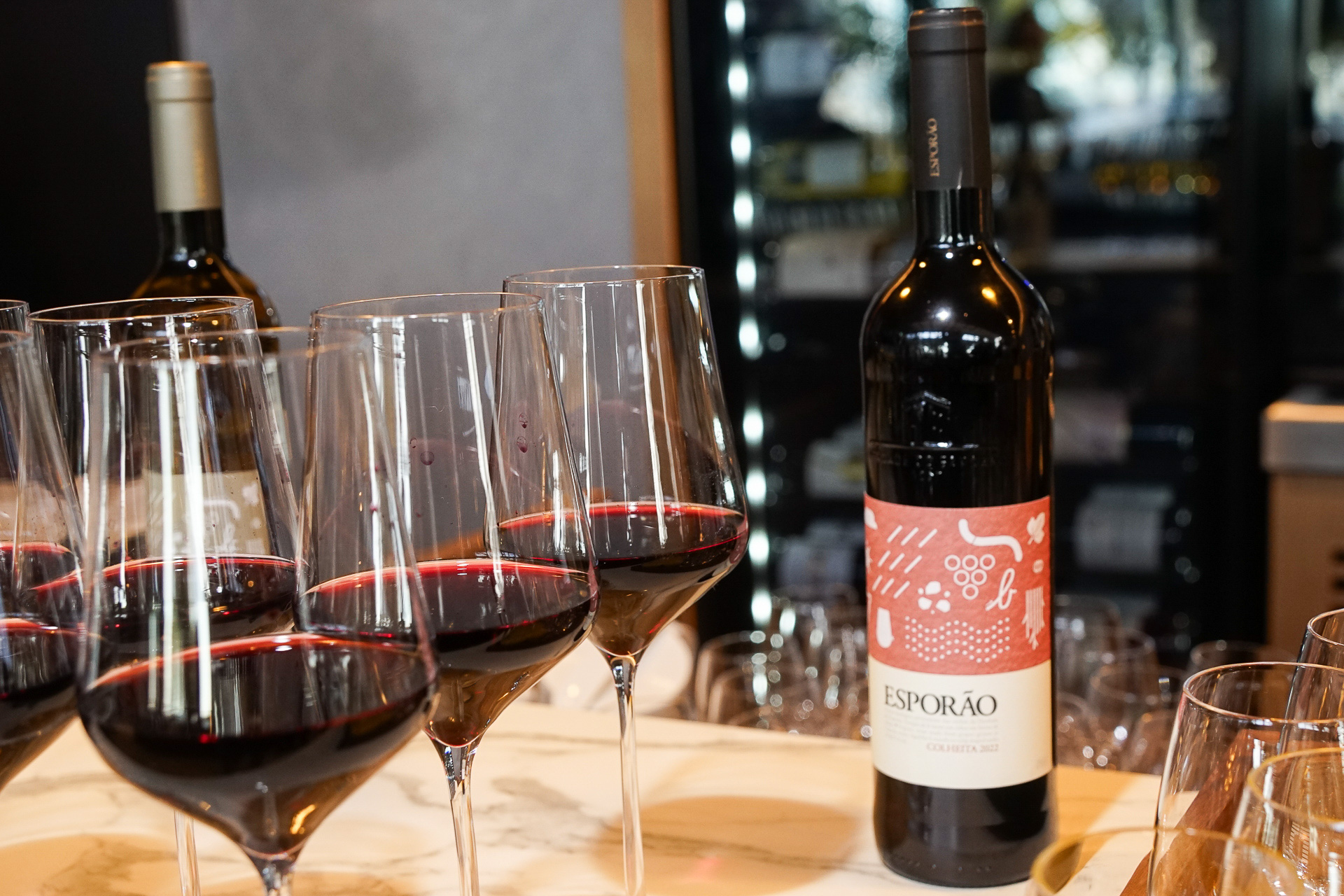 ESPORAO（エスポラン）の赤