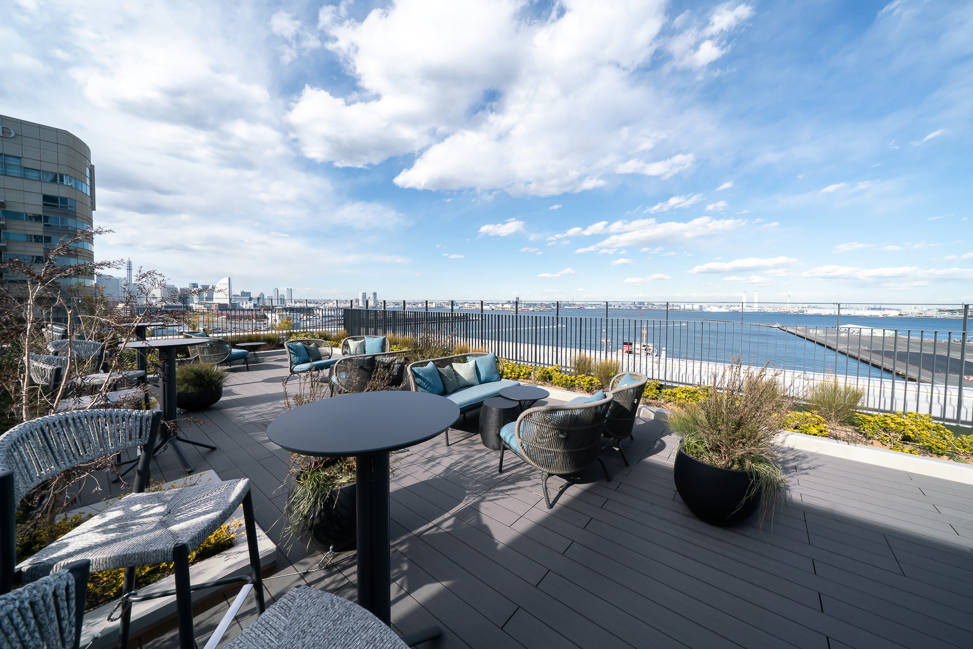 屋上の宿泊者専用ルーフトップテラス