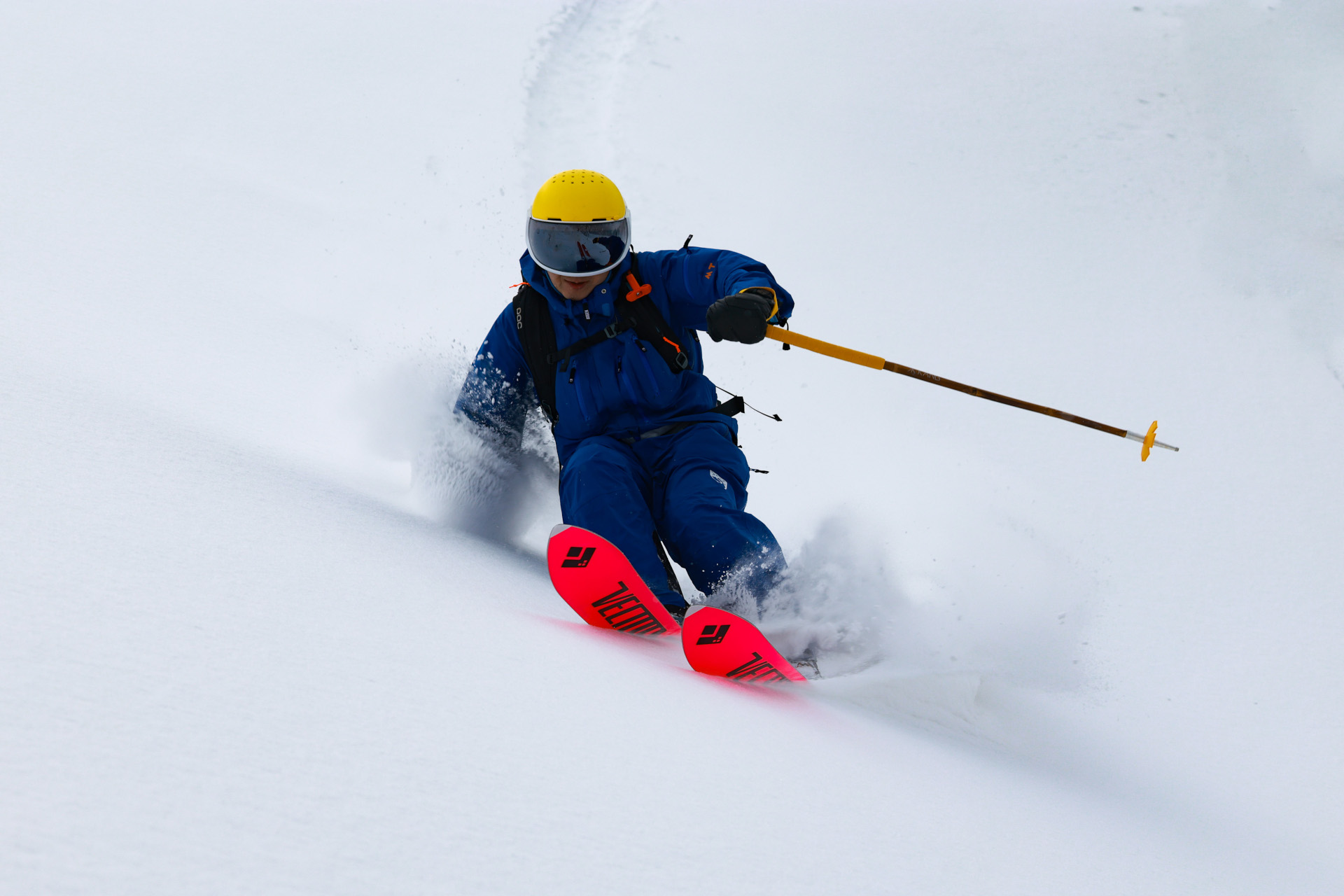 星野リゾート トマムのCATツアーでパウダースノーを満喫する星野佳路氏