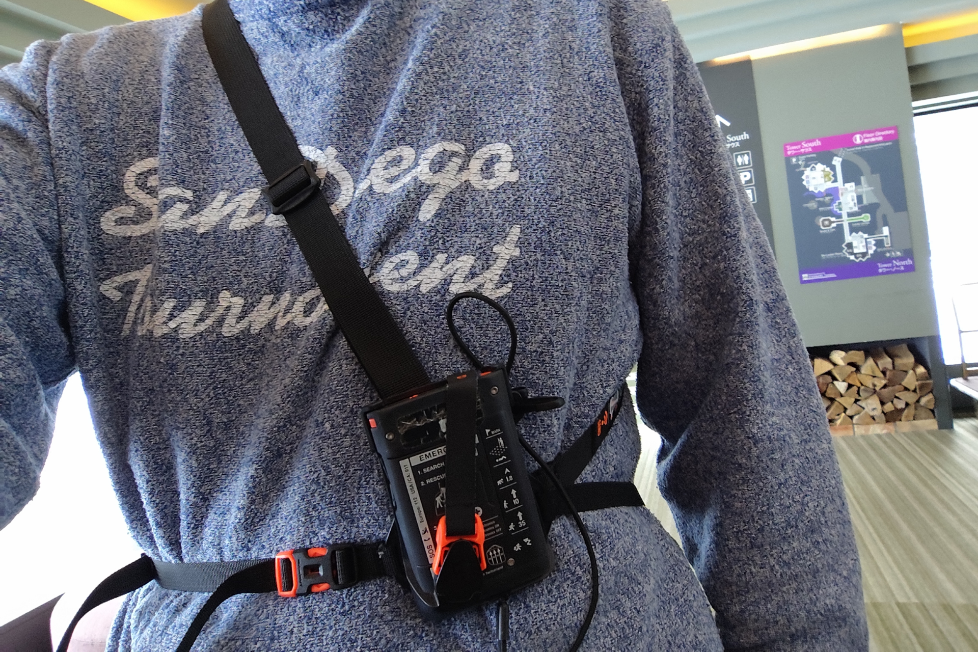 誓約書に署名するとビーコンが手渡される