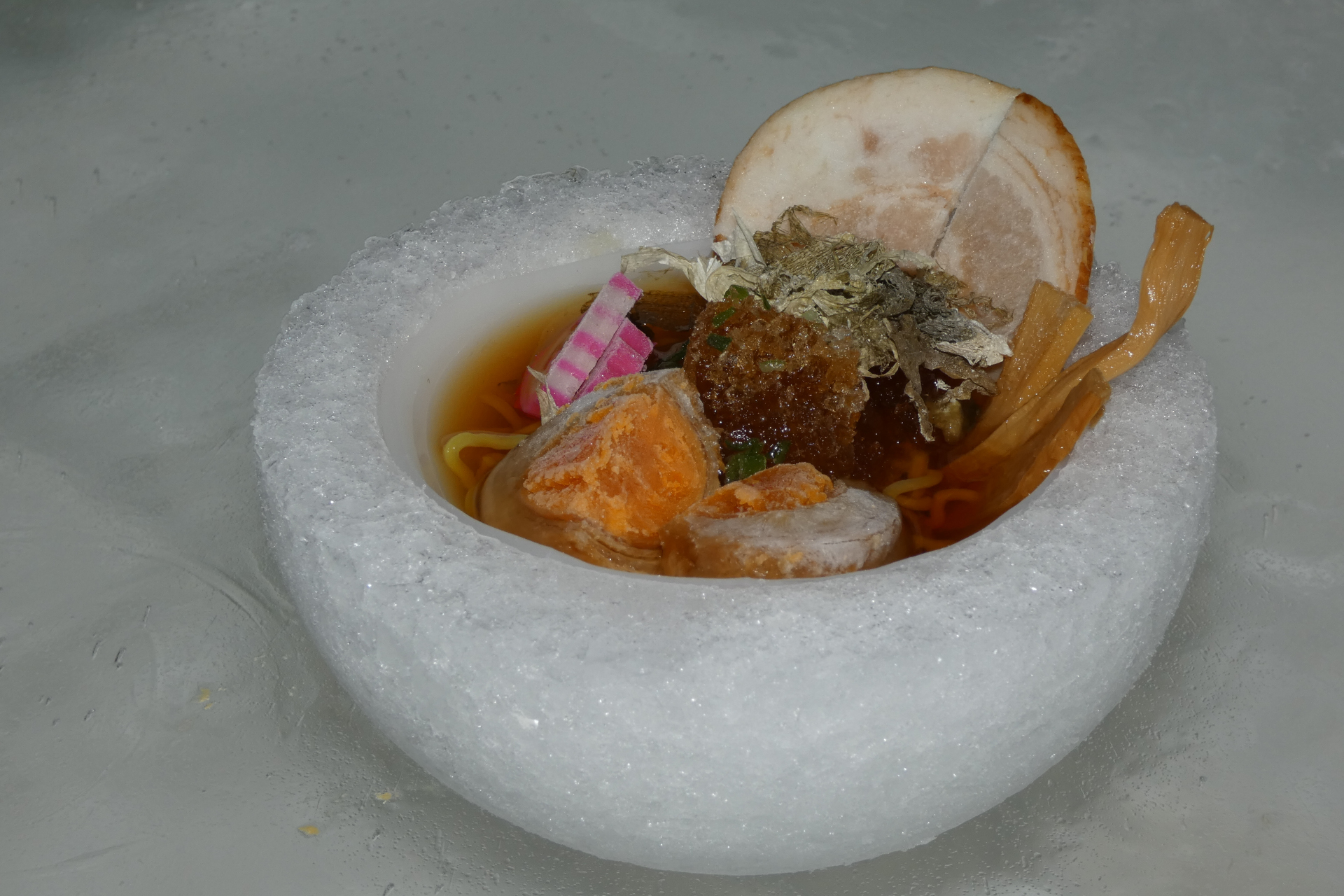 絶対に食べておきたい「氷のラーメン」