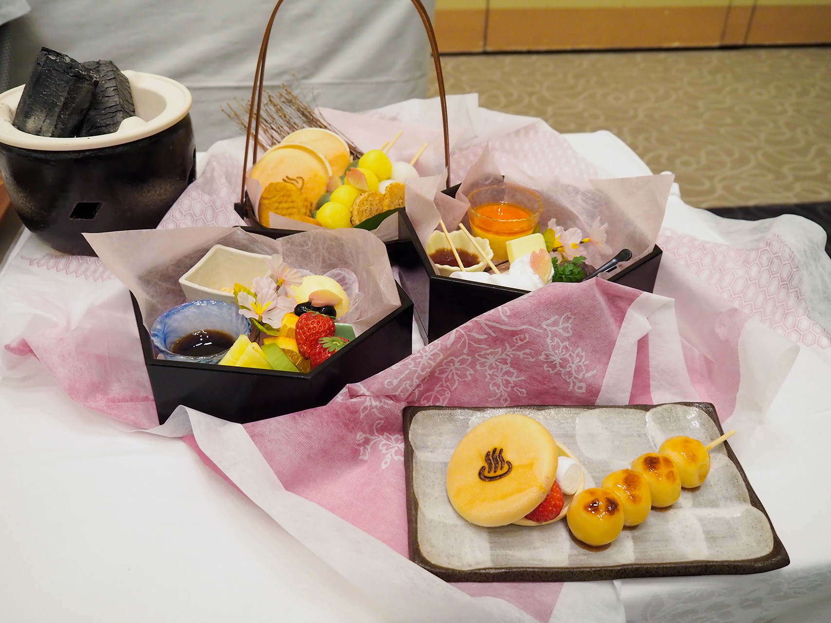 箱根湯寮 囲炉裏茶屋 八里の「おぼろ月」（1800円）