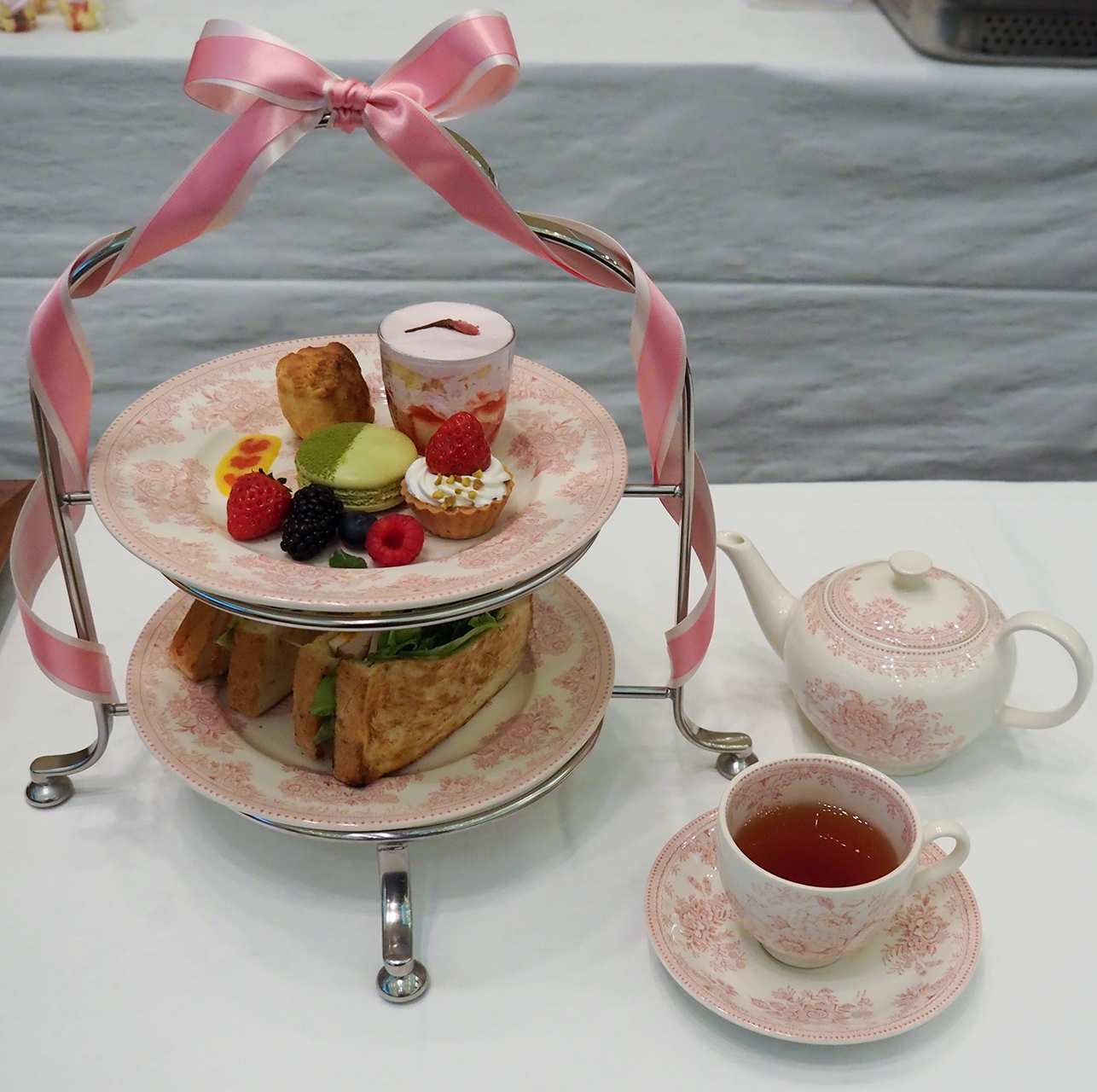 箱根強羅公園 一色堂茶廊の「スプリングアフタヌーンティー ～a treat for myself～（紅茶付き）」（3250円）