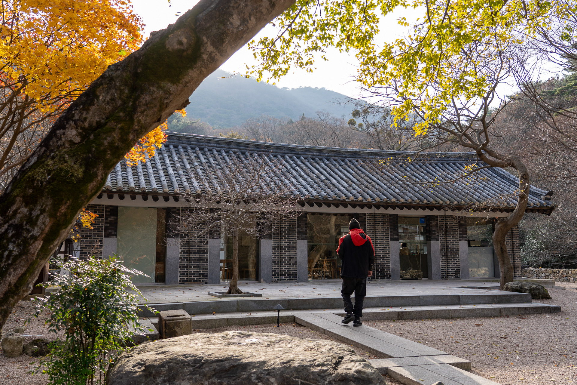 宿泊者はこの「cafe yusun」で朝食をとるそうです