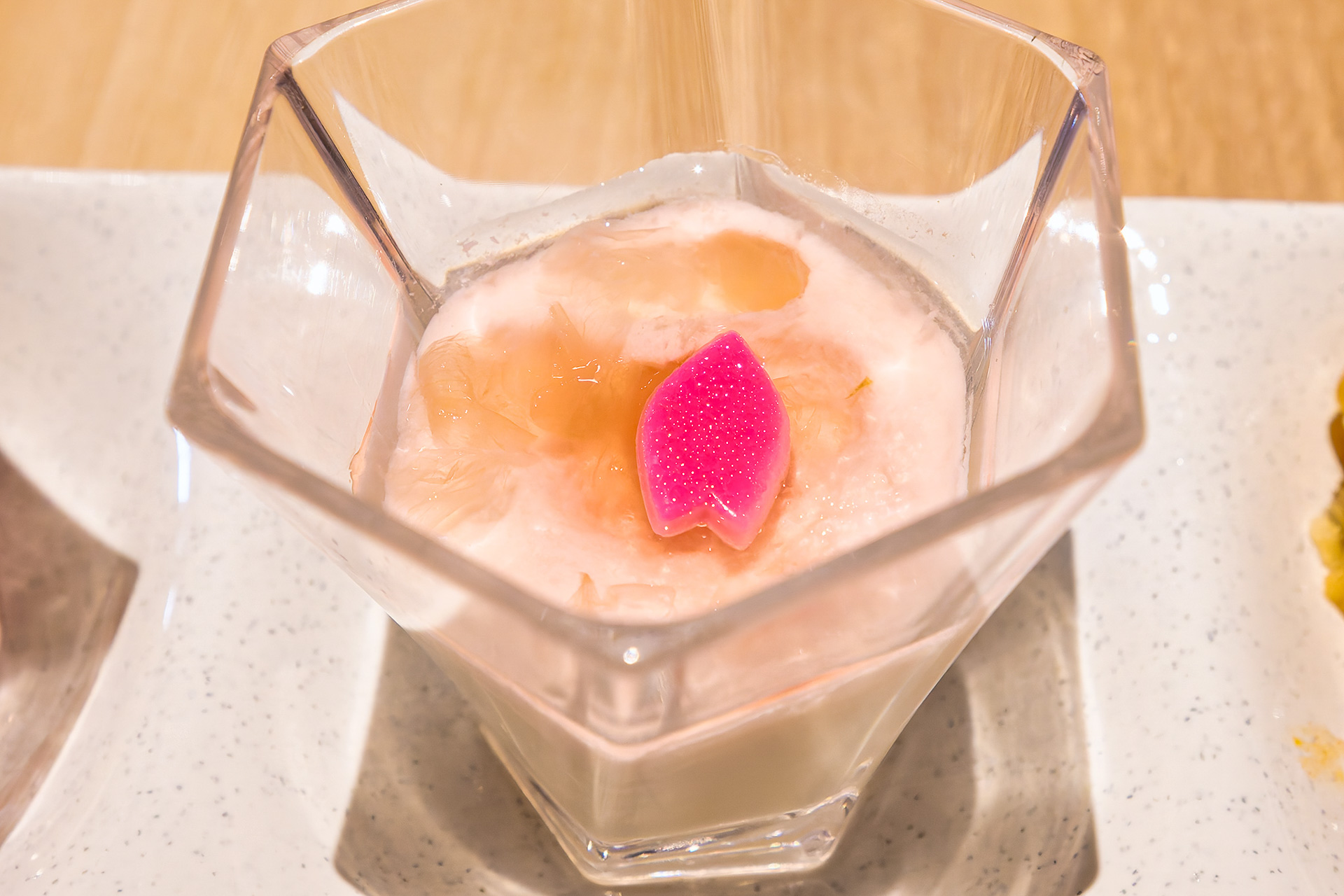 春メニュースイーツの桜のクレーマコッタ