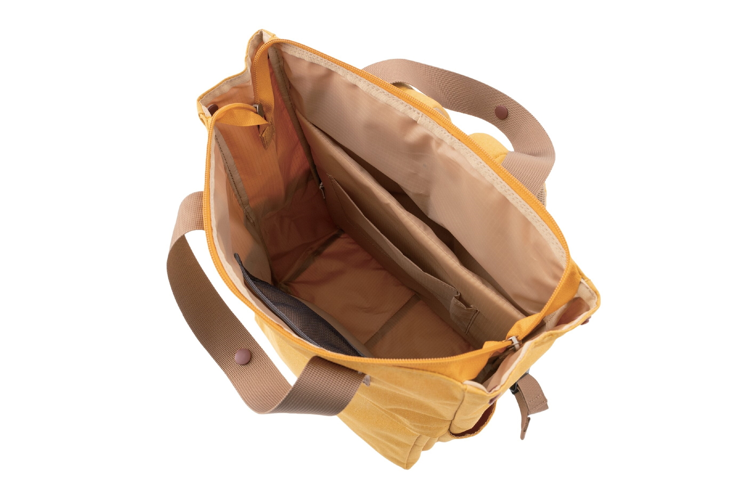 A4サイズもしっかりと収納できる