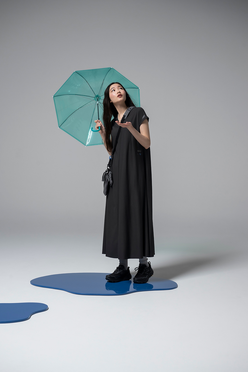 SLEEVELESS SUNSHIELD EASY DRESS（1万2980円）