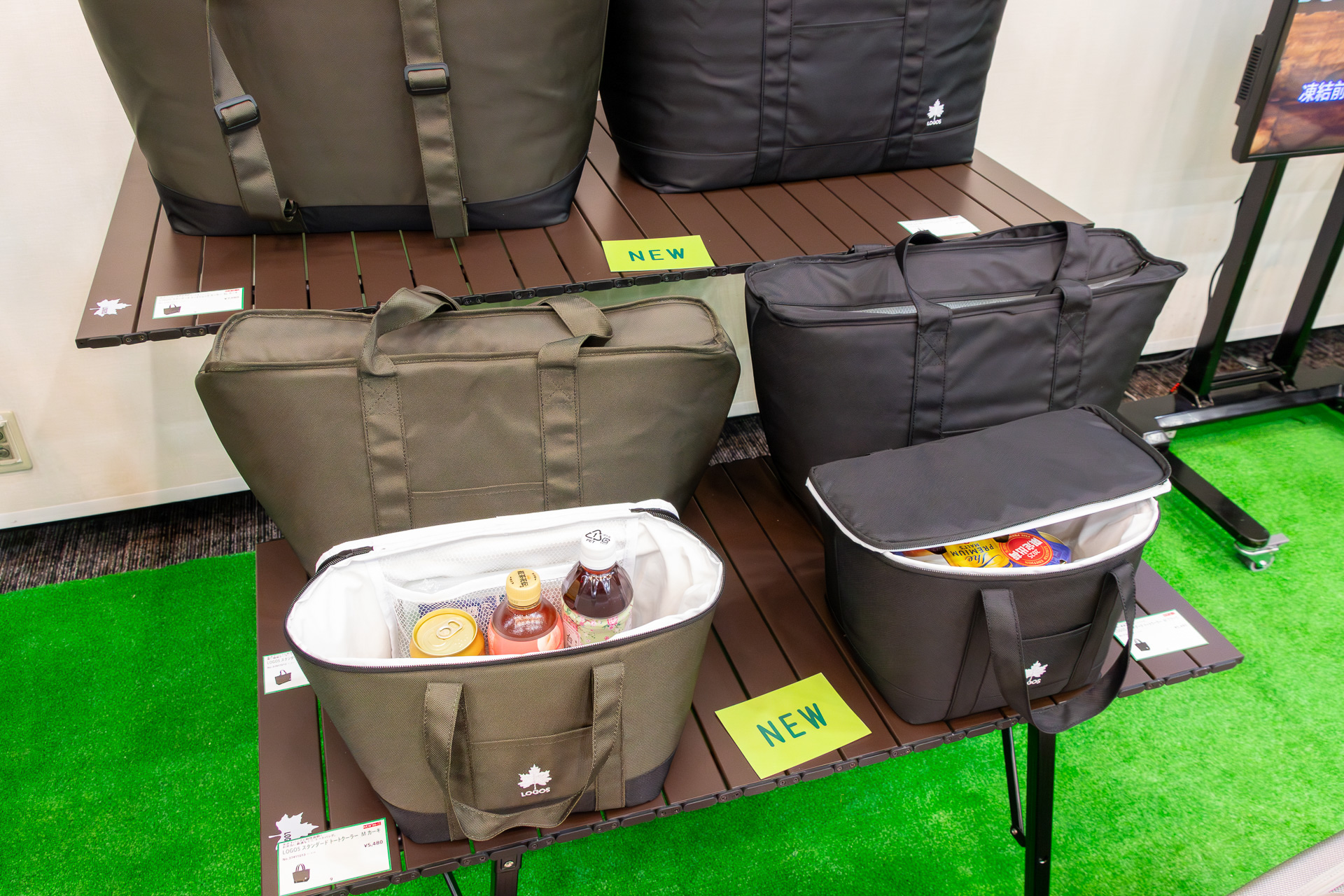 「LOGOS スタンダード トートリュッククーラー」と「LOGOS スタンダード トートクーラー」シリーズ