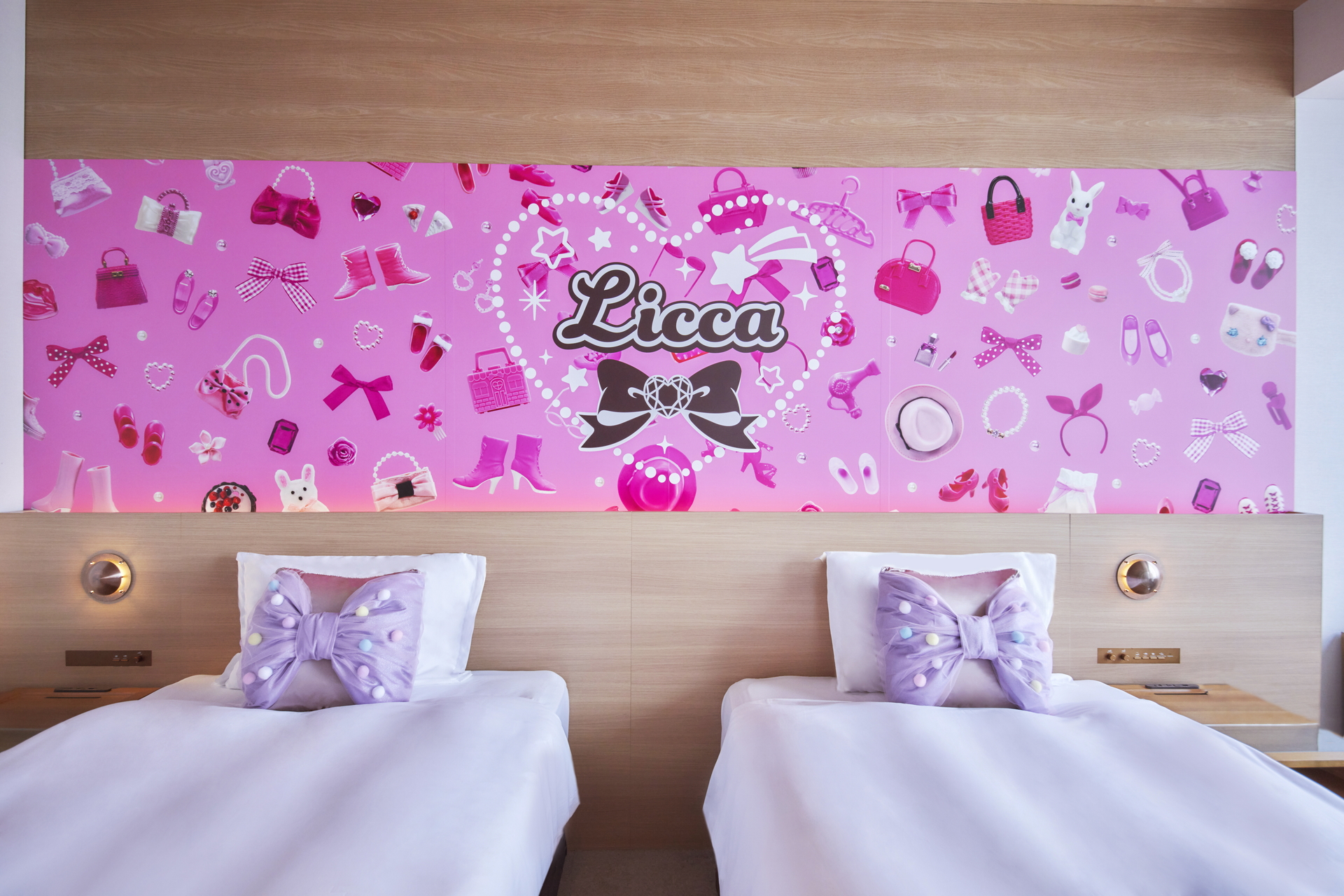 「ゆめみるリカちゃん」のドレスをイメージしたアイテムやファッションアイテムをモチーフにした壁紙