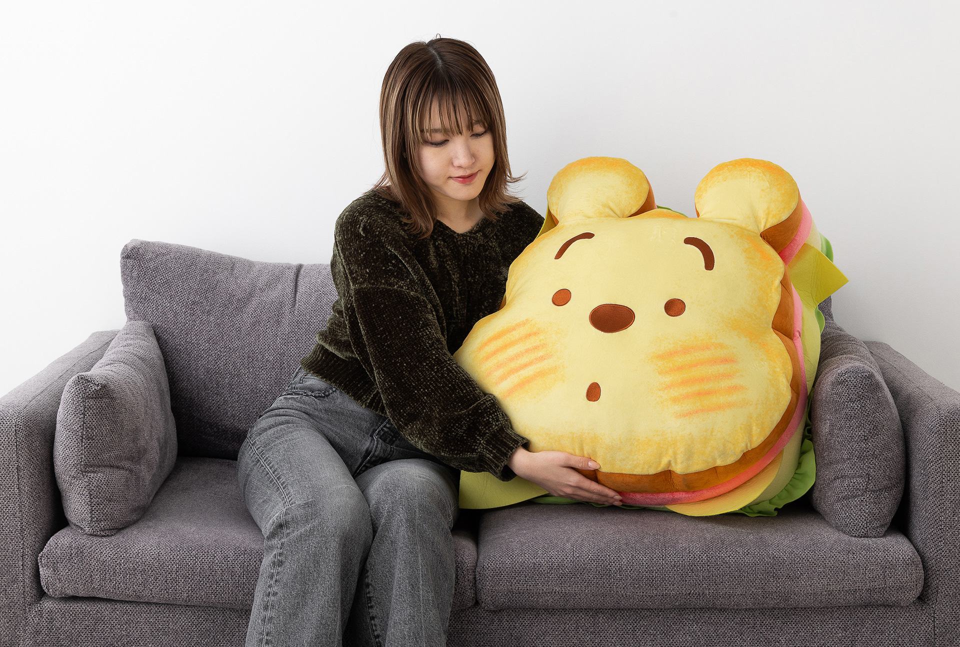 タカラトミーアーツ「Nuiパン」から、くまのプーさんの特大クッション