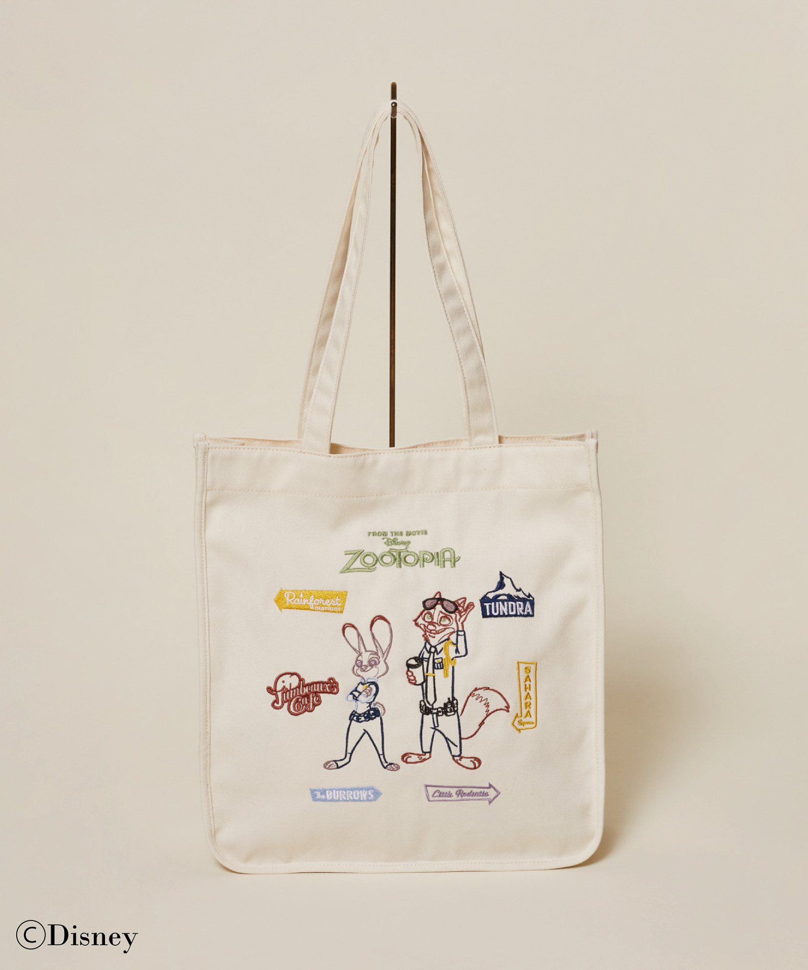 「スクエア刺繍トート」（6600円）