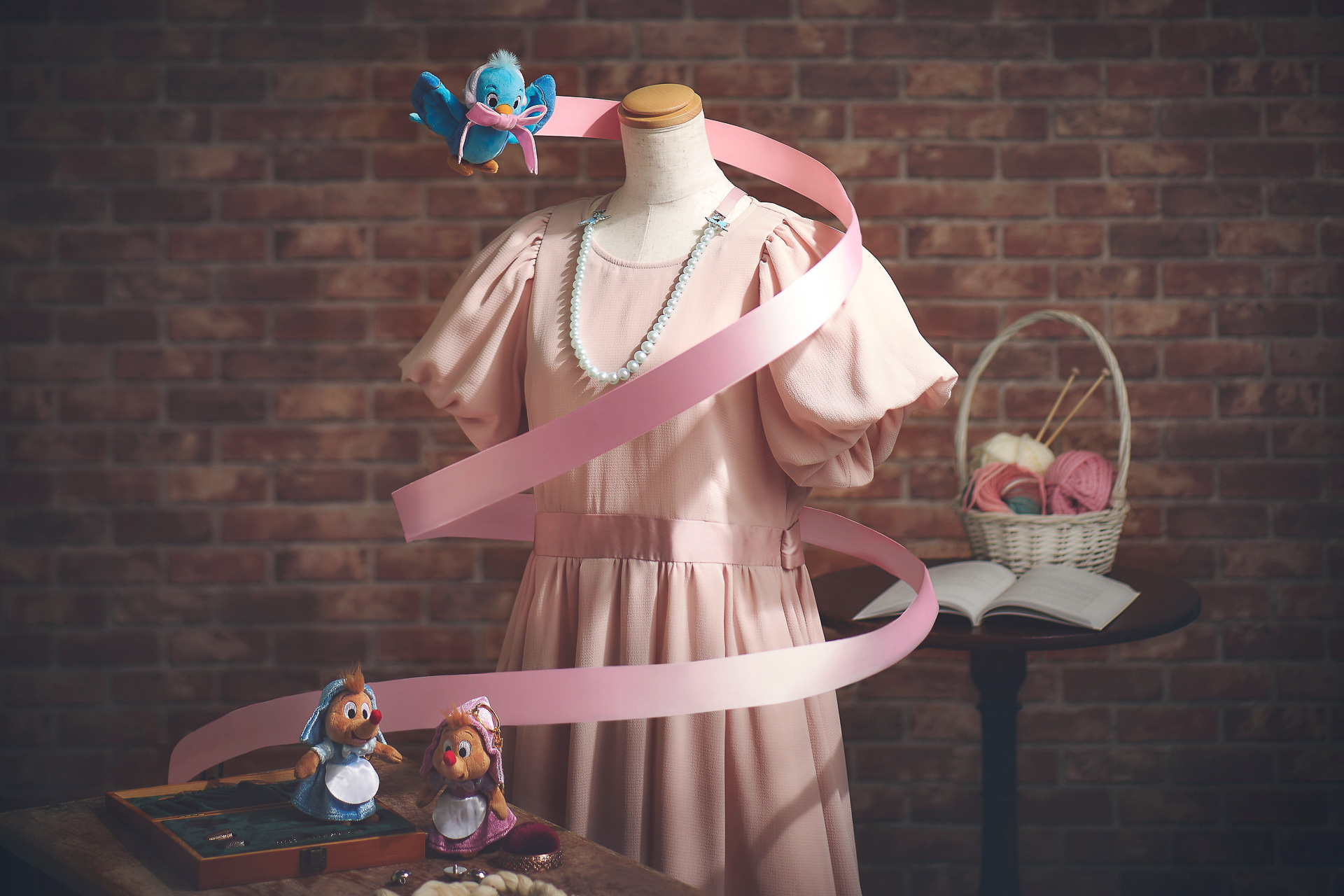 ディズニーストアから「シンデレラ」の公開75周年を記念した「CREATE YOUR DREAM」が発売