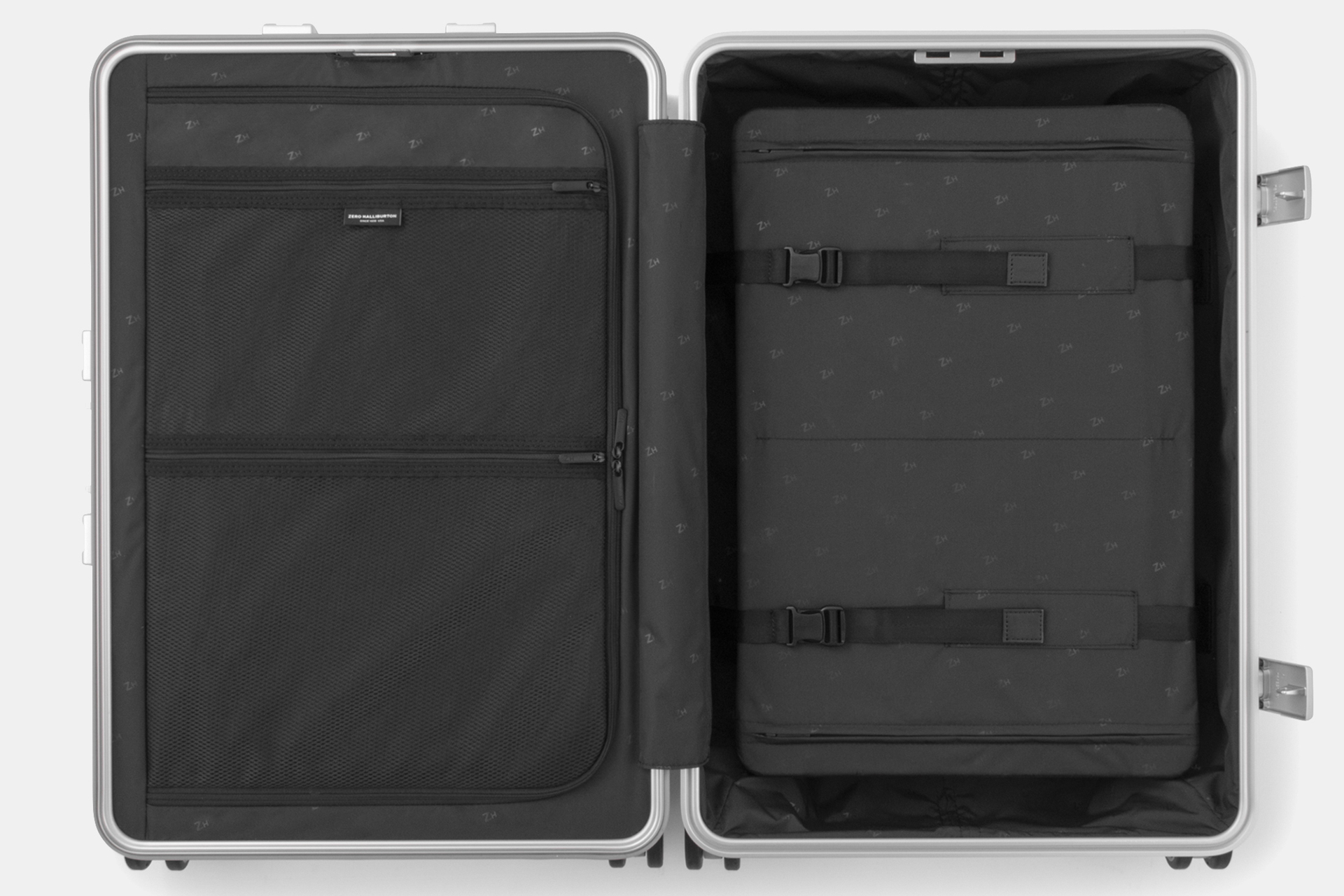 荷物の増減による偏りを防ぐ、調節可能な中仕切り「フレックスディバイダー」