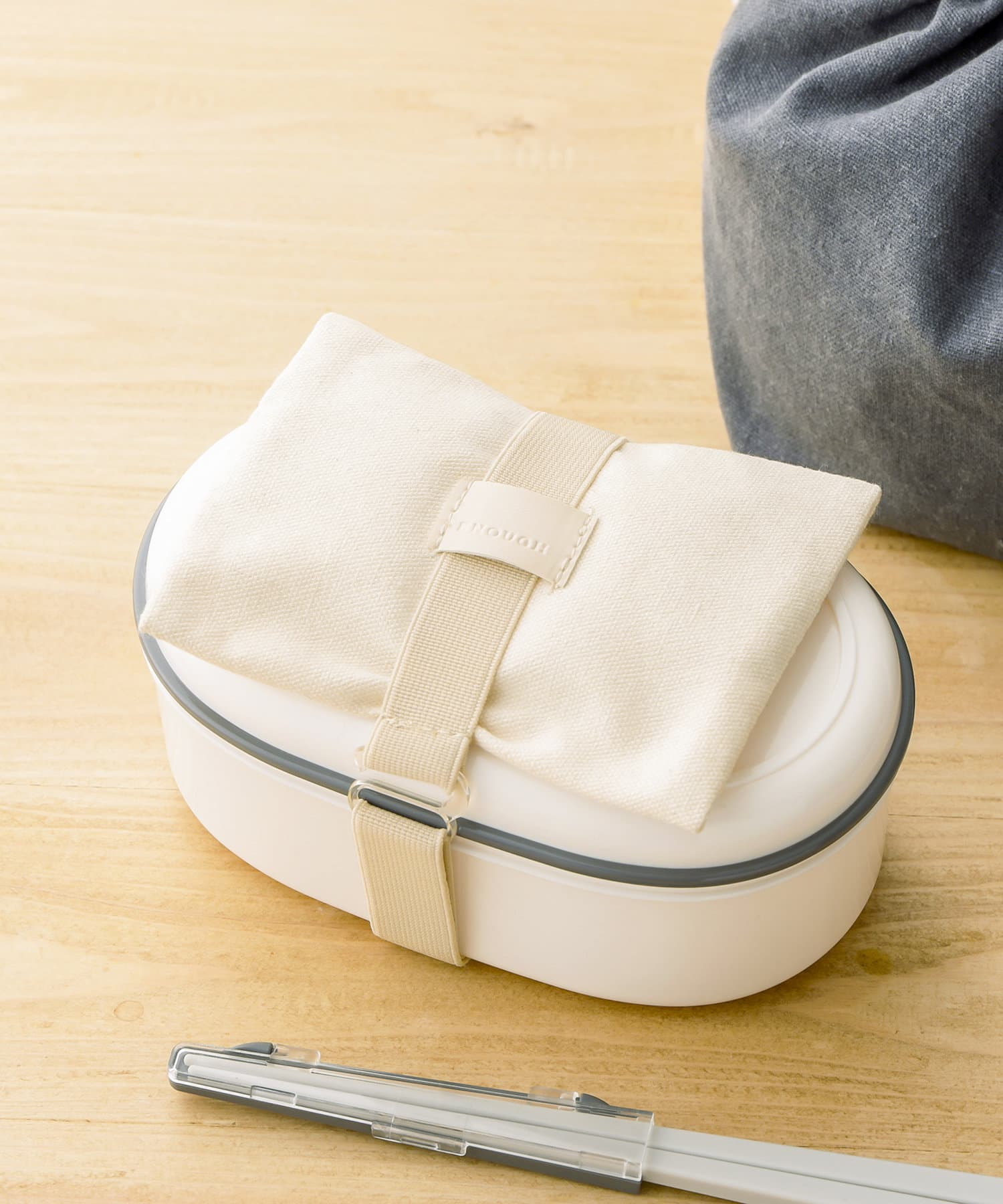 ポーチ付き保冷剤（330円）