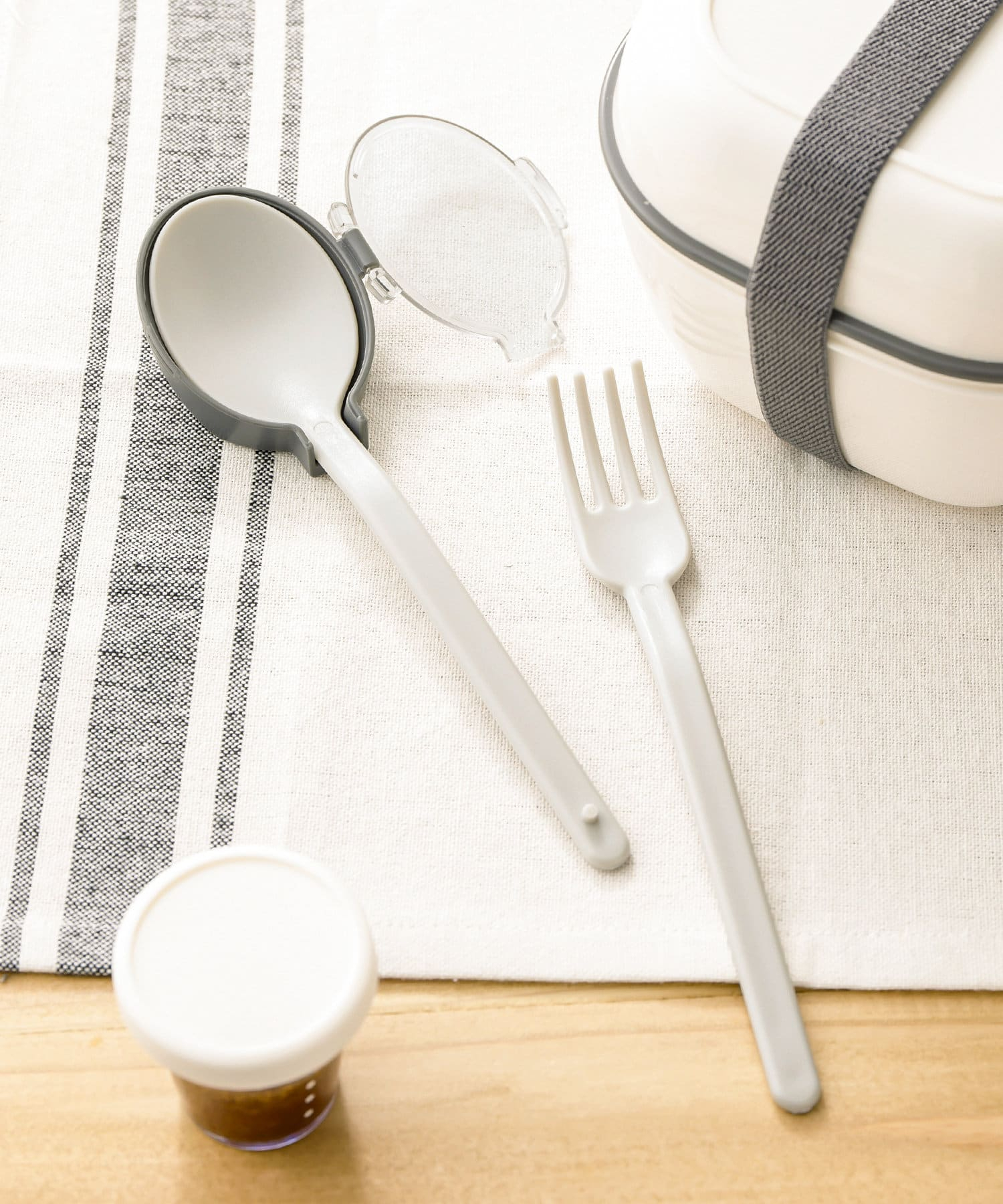 ケース付きスプーンフォークセット（330円）