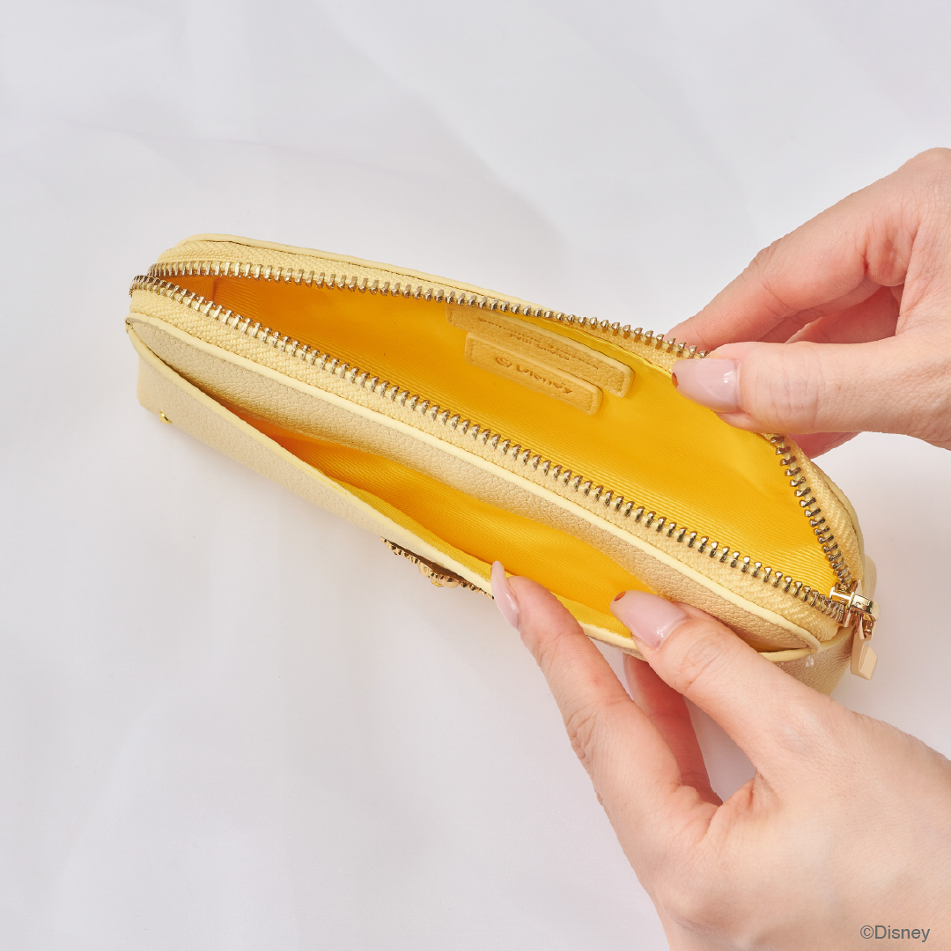 「ペンケース」（1万2100円）