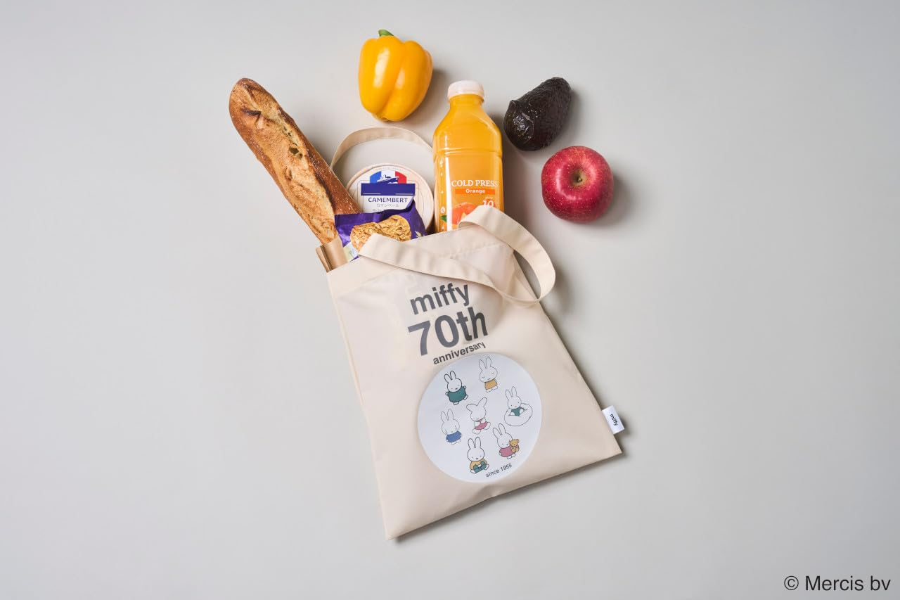 Mサイズ（26×29cm）は生成り色