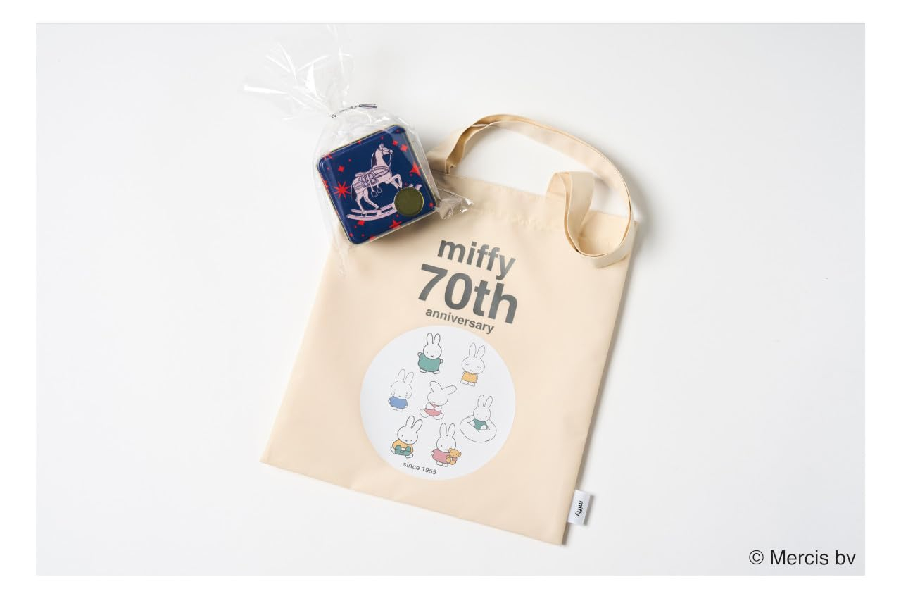 Mサイズ（26×29cm）は生成り色