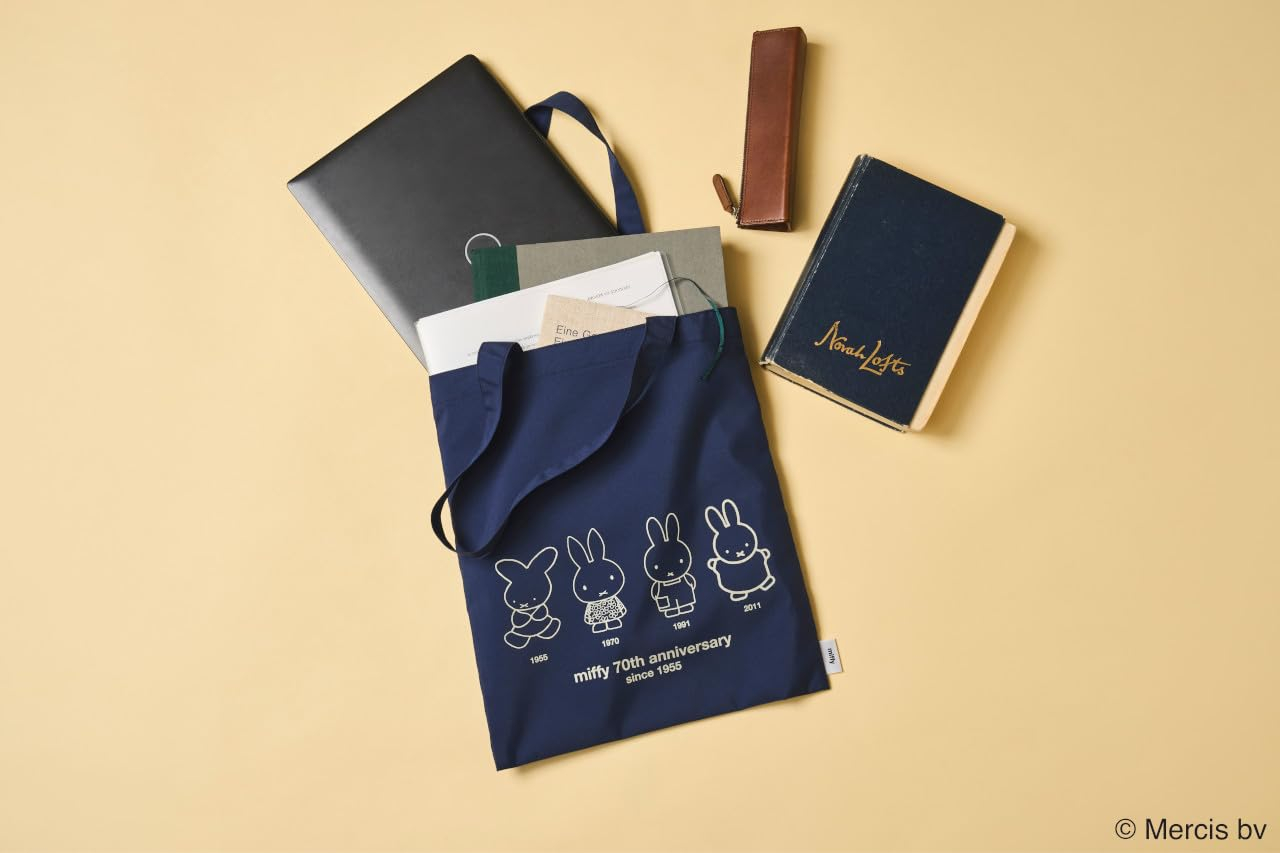 Lサイズ（29×33cm）はネイビー